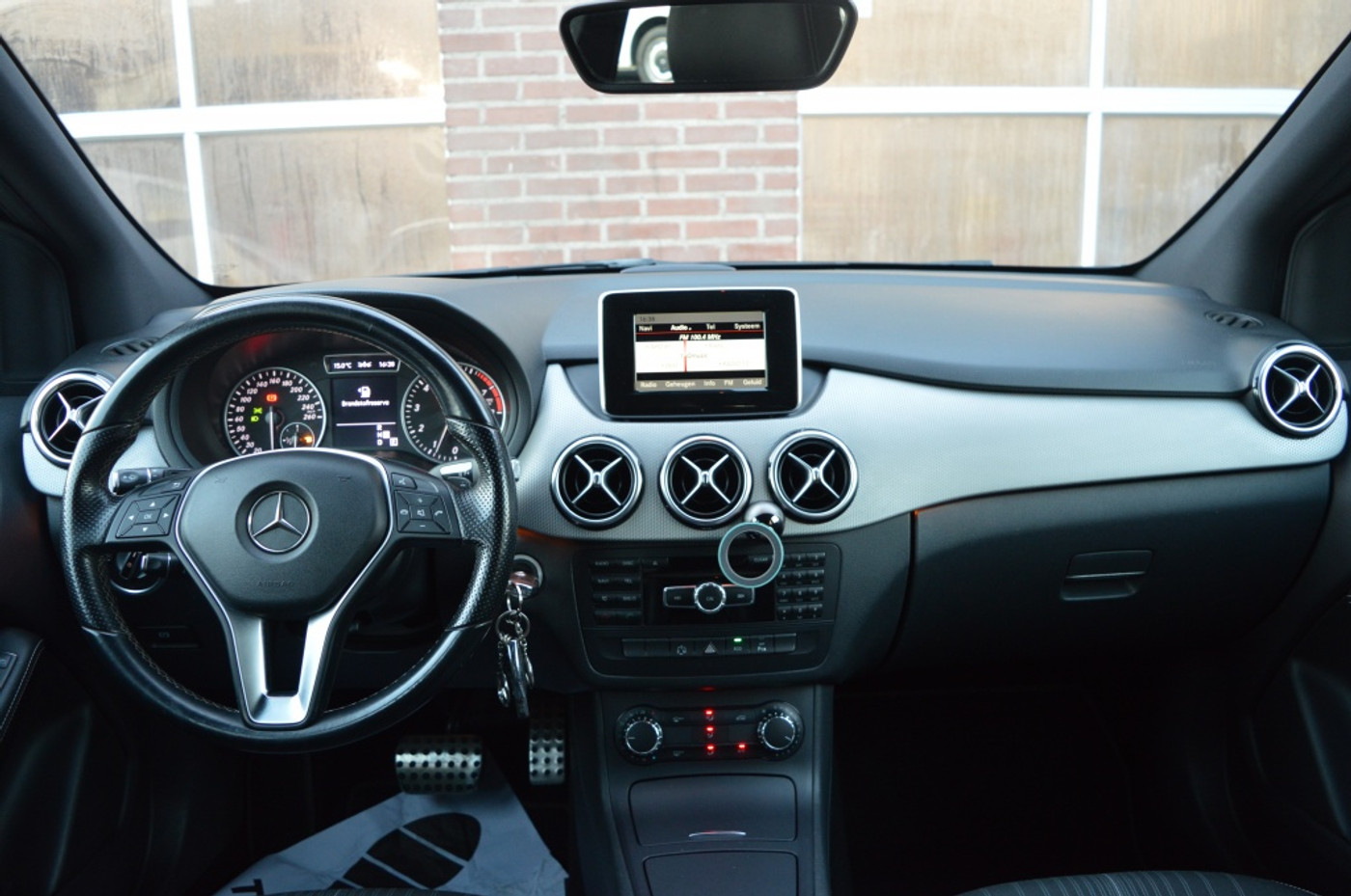 Foto van Mercedes-Benz B 180