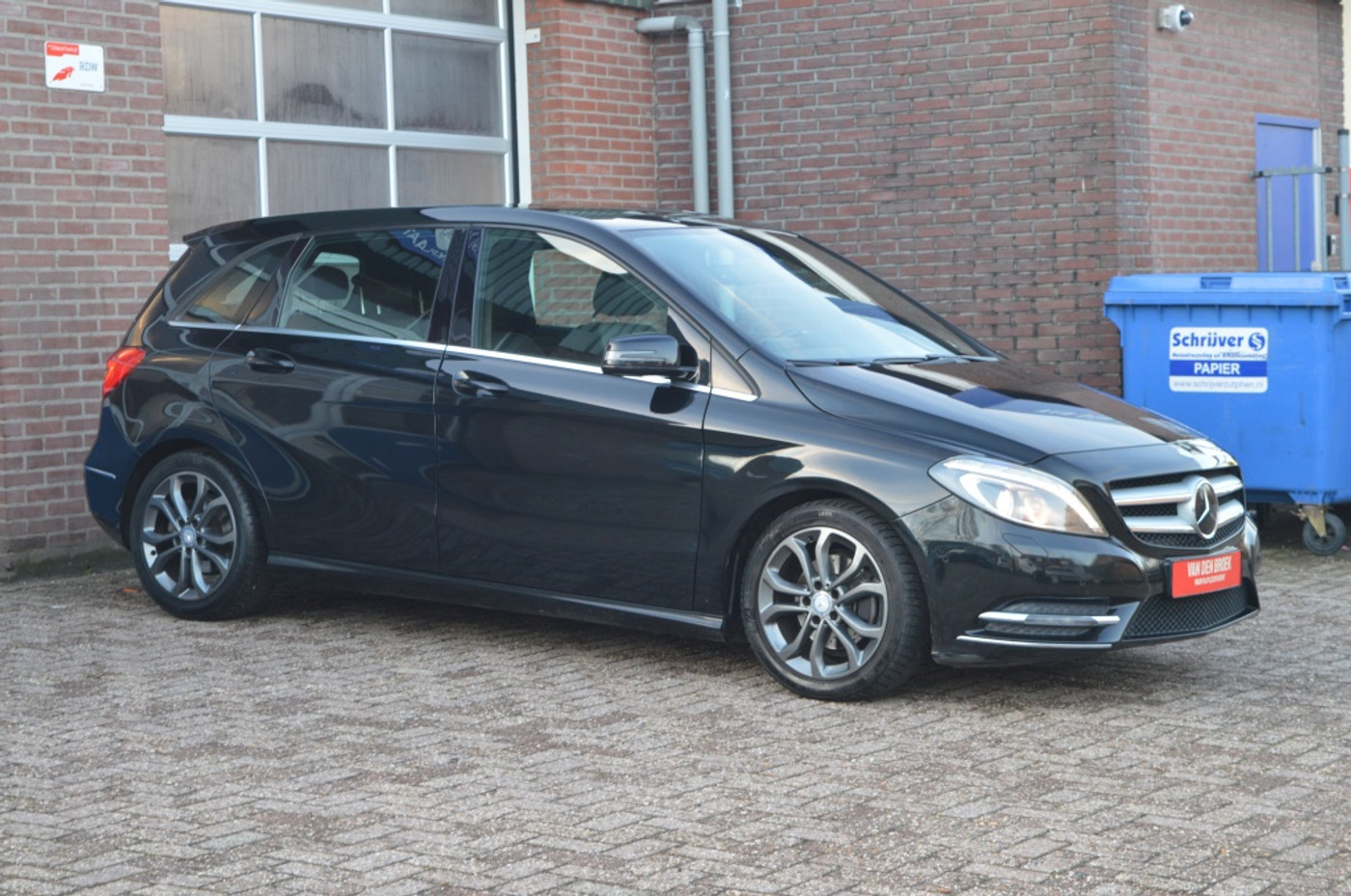 Foto van Mercedes-Benz B 180