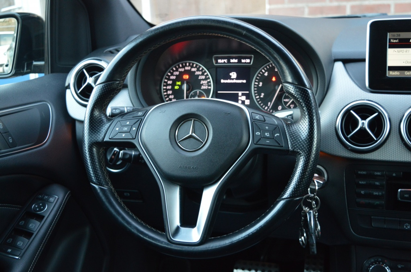 Foto van Mercedes-Benz B 180