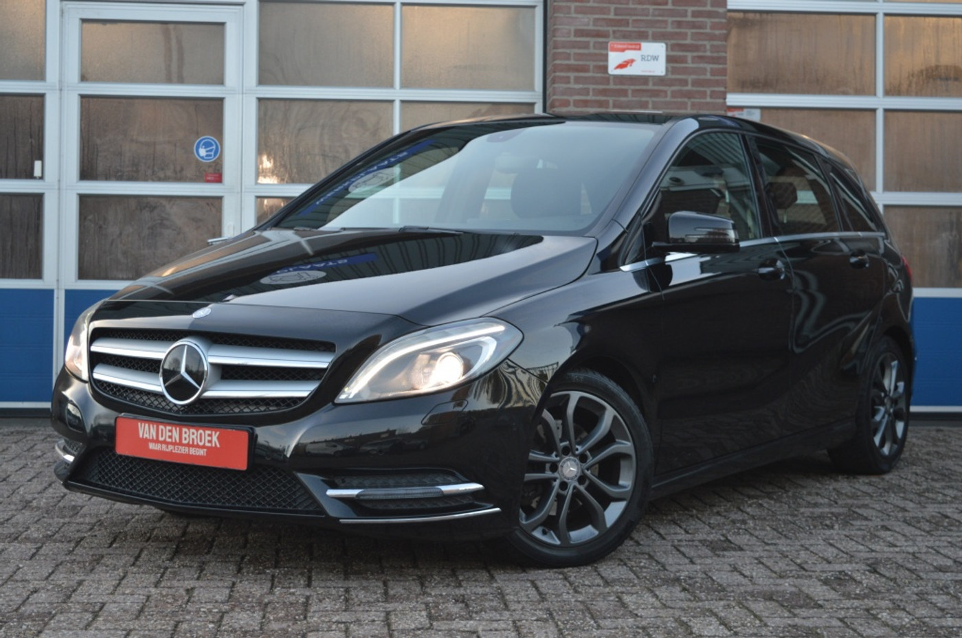 Foto van Mercedes-Benz B 180