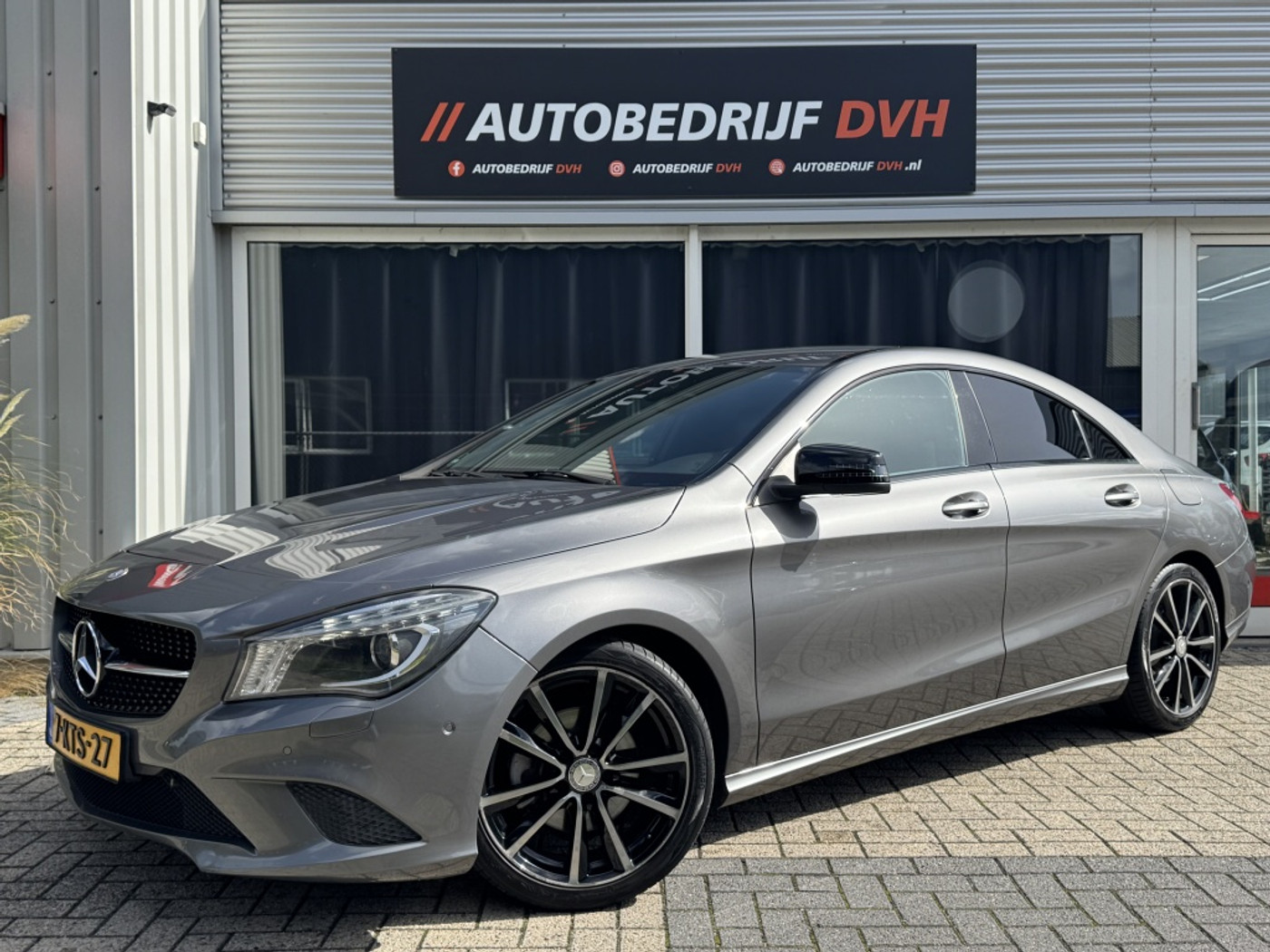 Mercedes-Benz Cla 180 180 / CRUISE / PARKEERSENS. / AIRCO / NAP / 2013 - voorkant