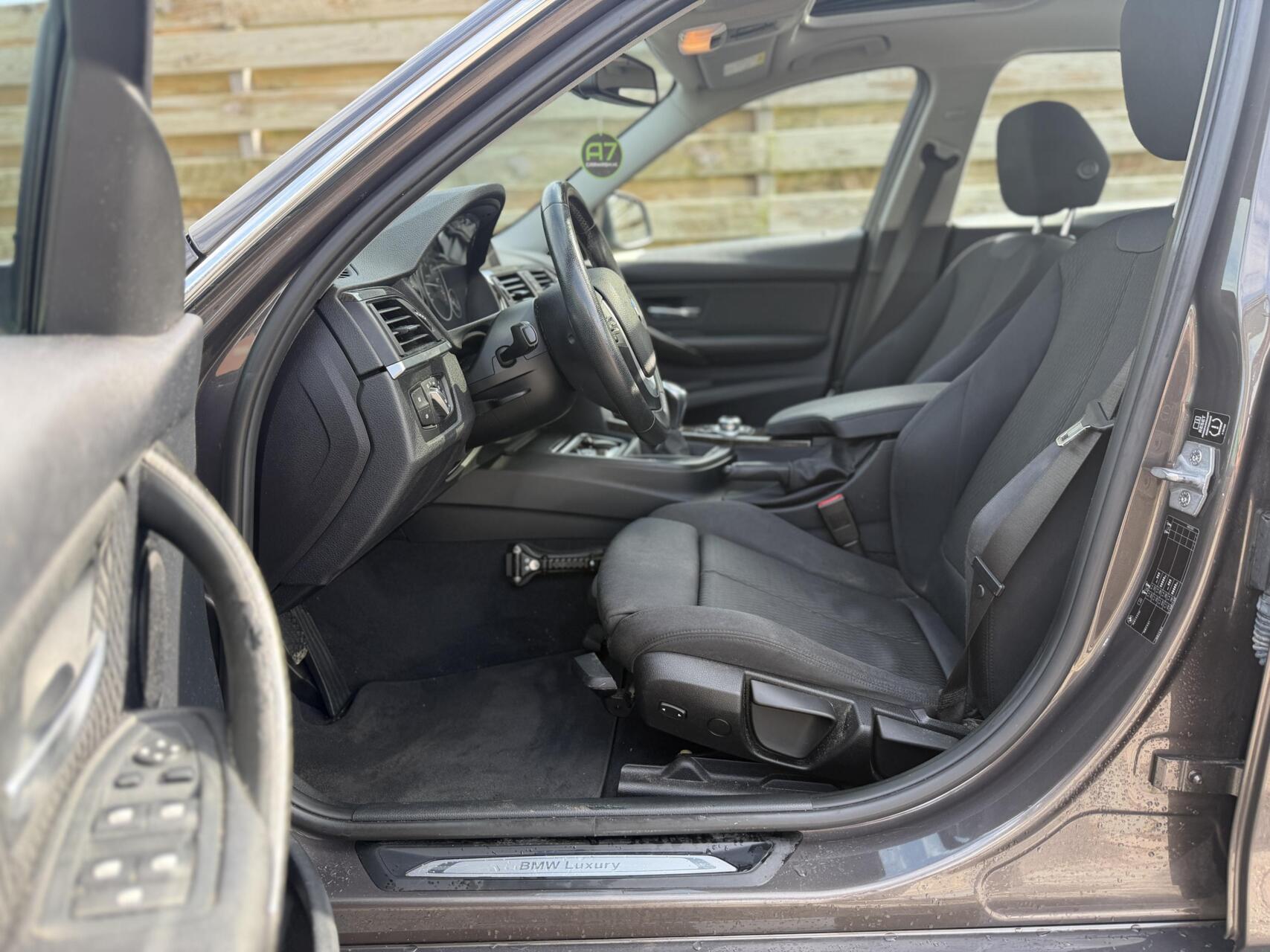 Foto van BMW 320i Ed