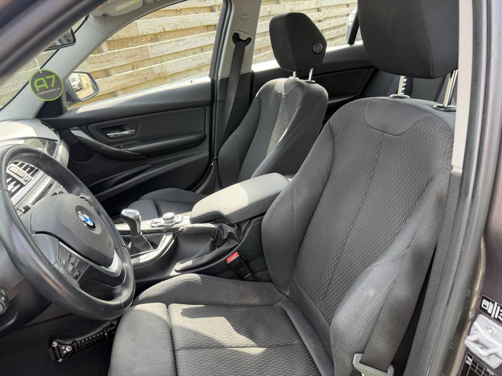 Foto van BMW 320i Ed