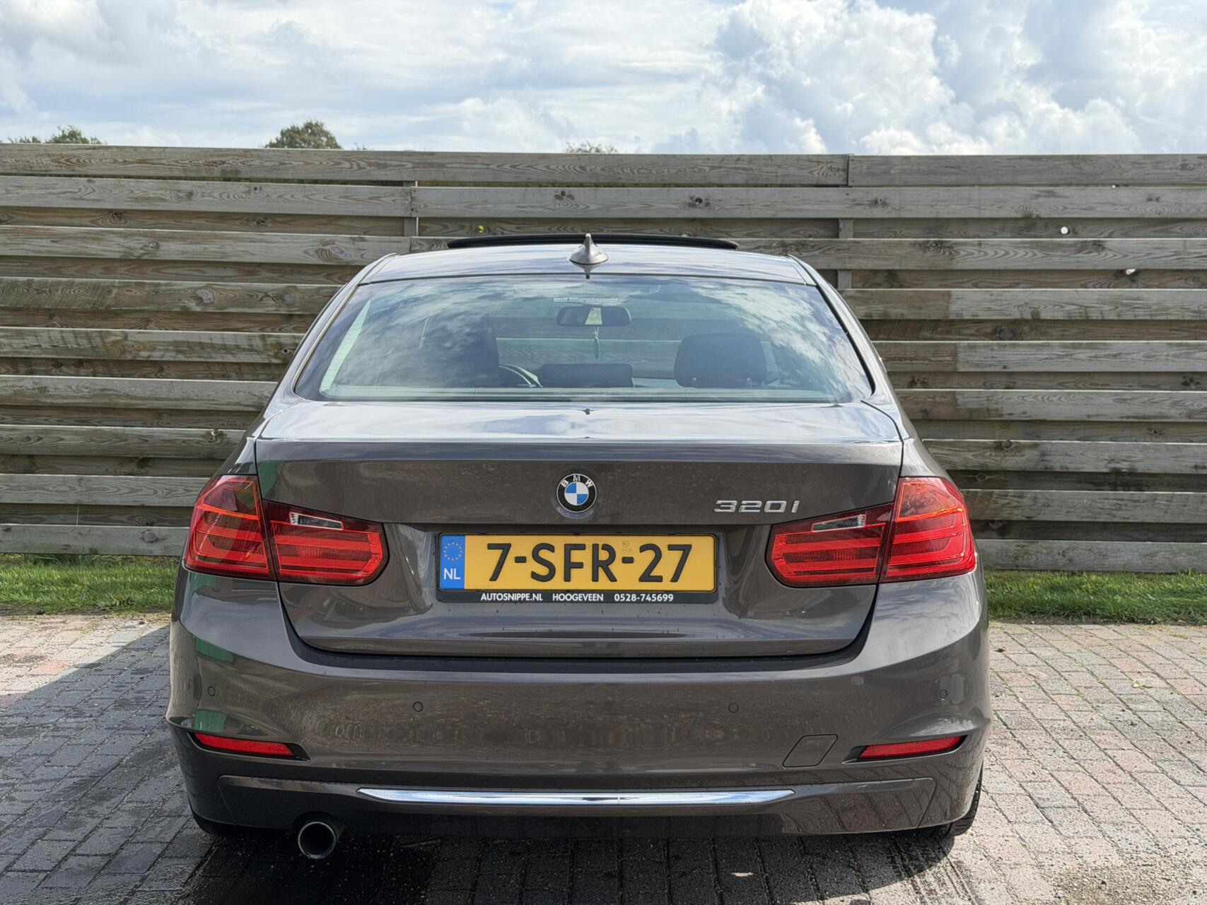 Foto van BMW 320i Ed