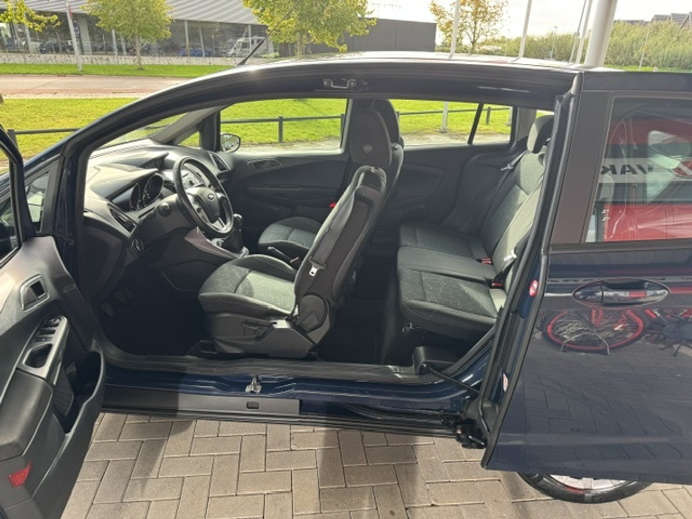 Foto van Ford B-max