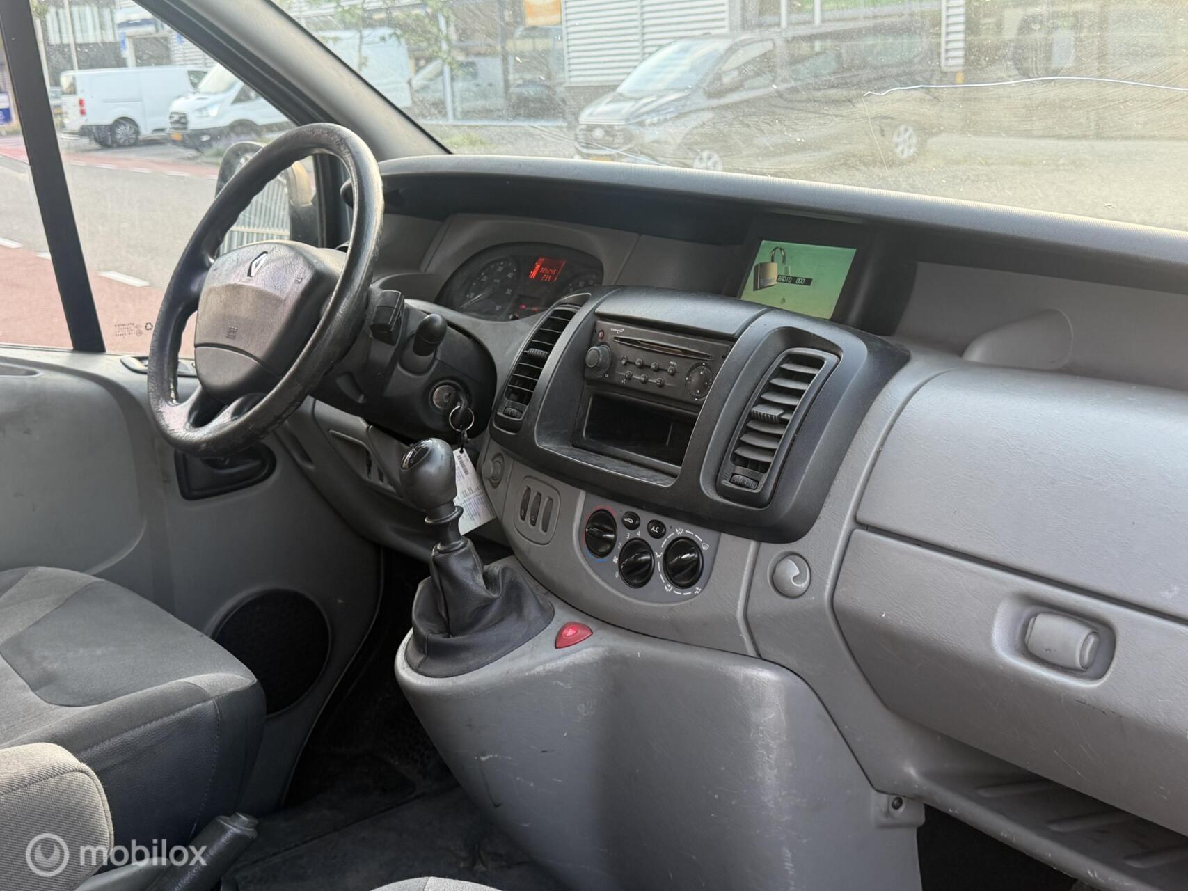 Foto van Renault Trafic T29 L2/h1 2,5 Dci 84kw E4 Fap