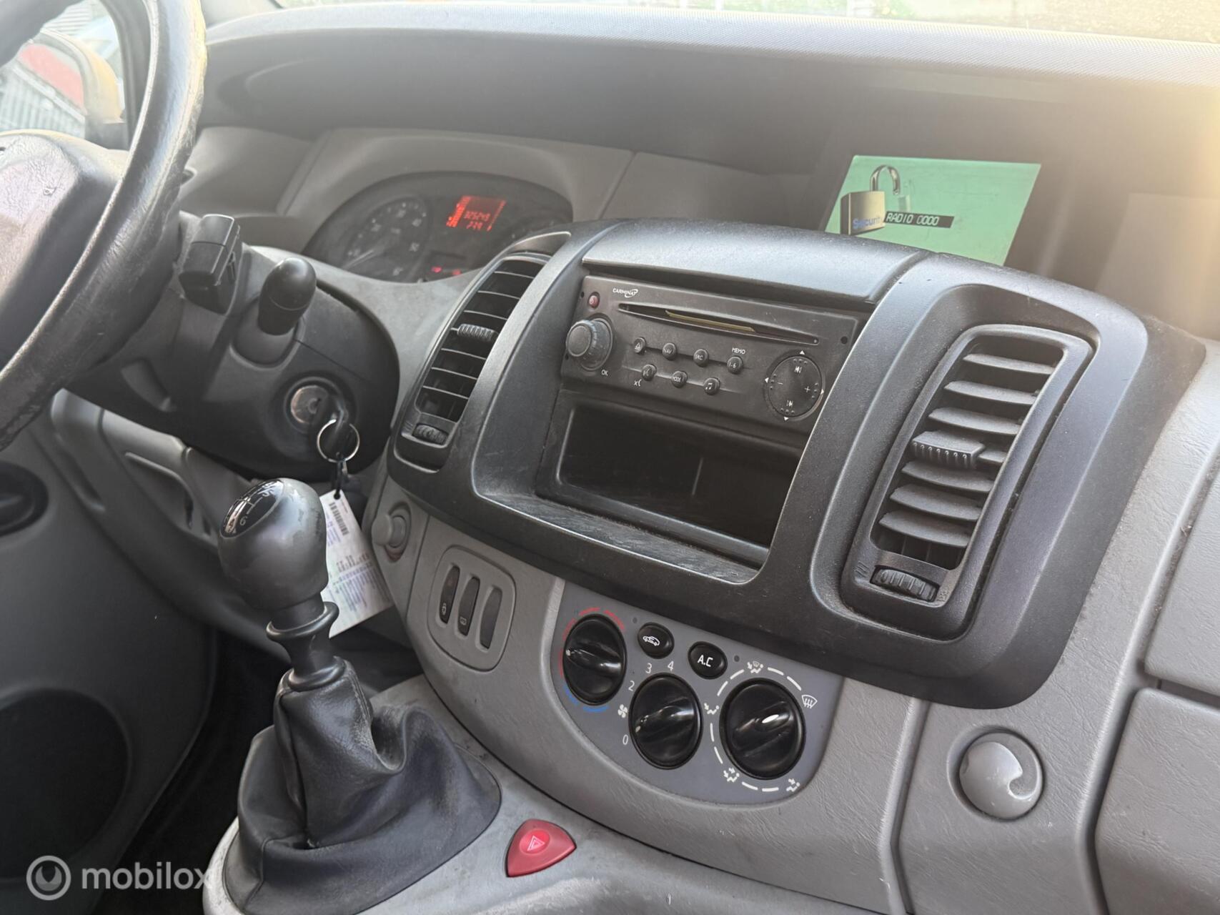 Foto van Renault Trafic T29 L2/h1 2,5 Dci 84kw E4 Fap