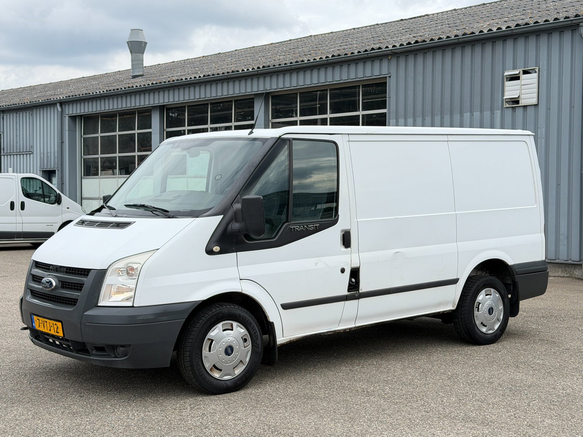 Foto van Ford Transit 260s Van 85dpf LR 4.23