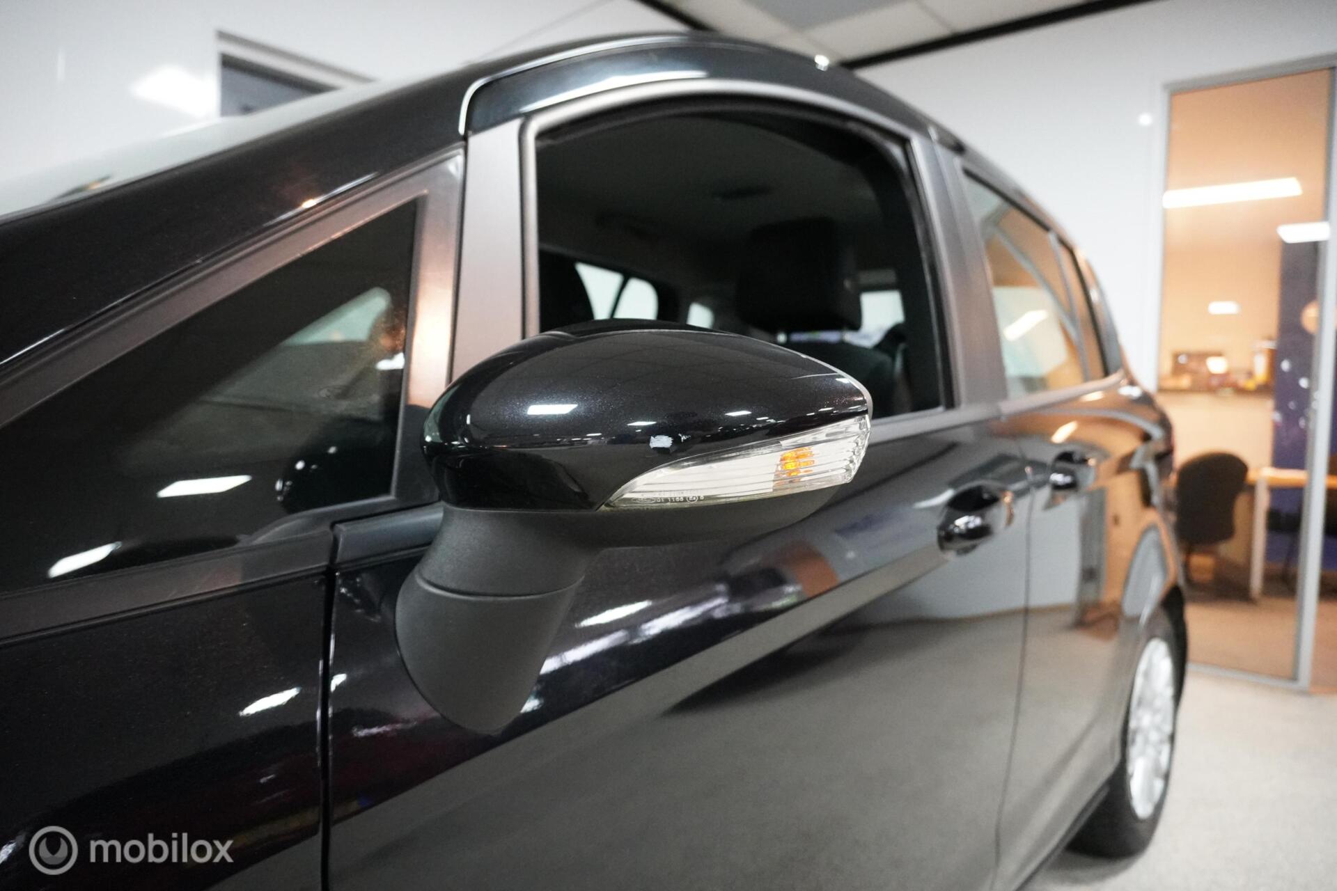 Foto van Ford B-max