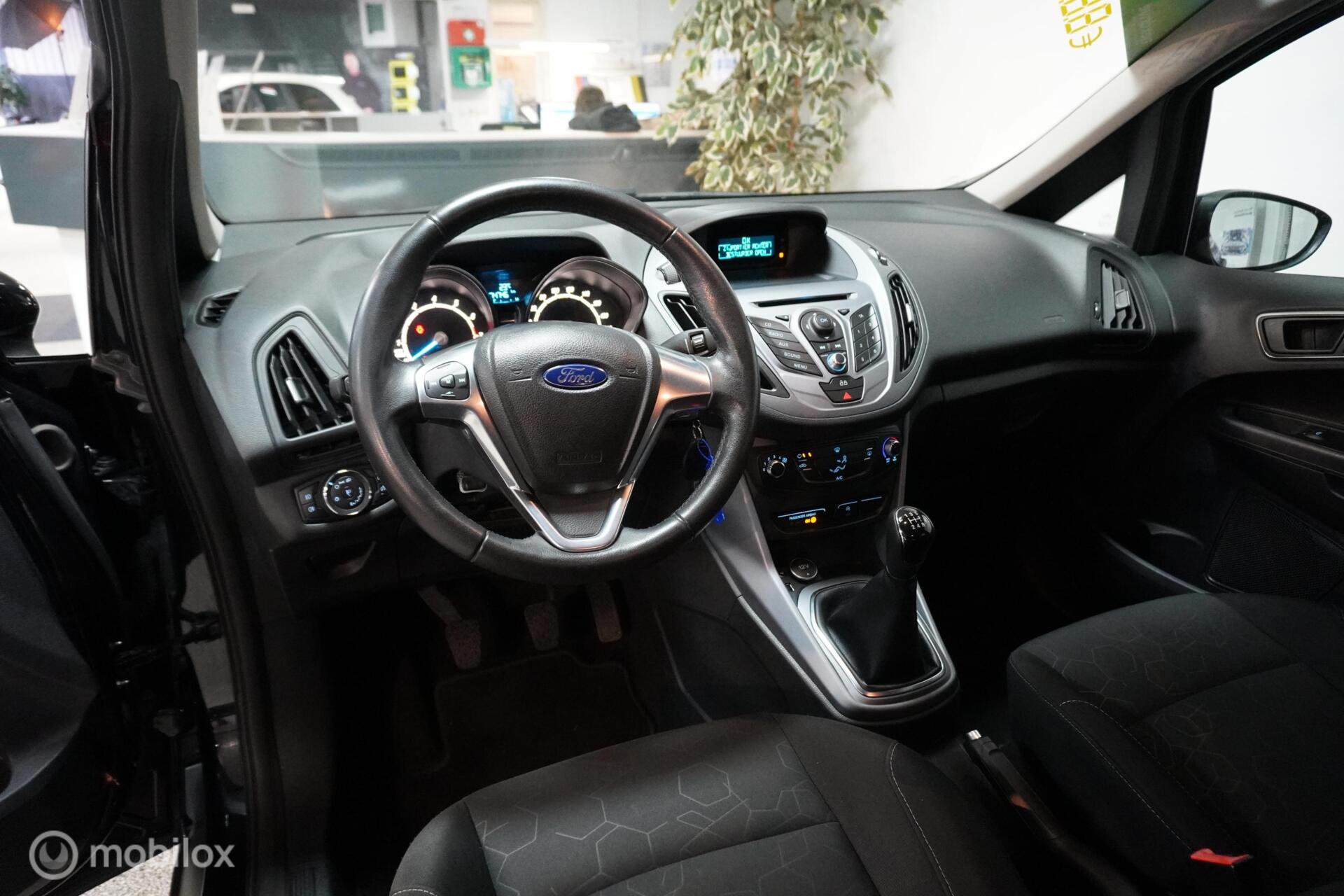 Foto van Ford B-max