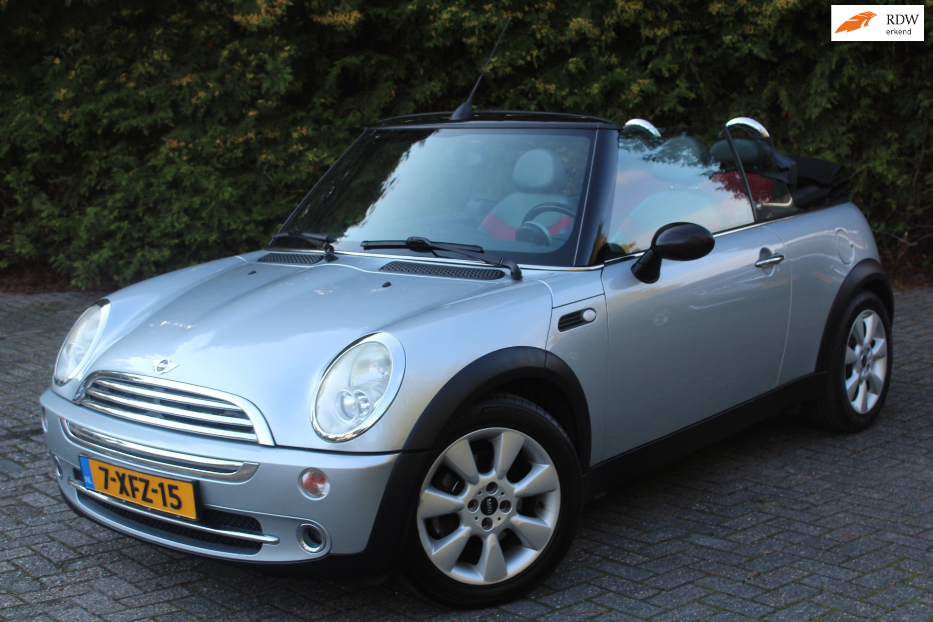 Mini Mini Cabrio 1.6 One Pepper 2004 - voorkant