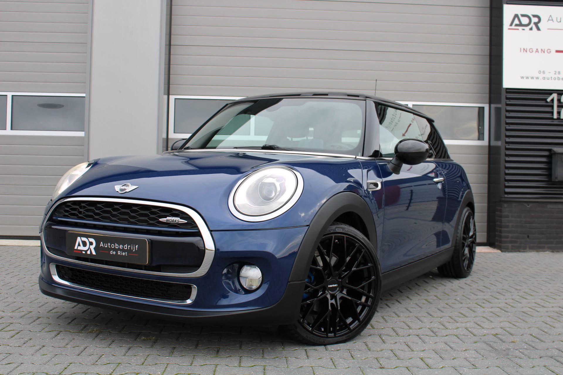 Mini Cooper 1.5 Cooper|JOHN WORKS|XENON|HEADUP|NAVI|ALCANTARA|BOM VOLL 2014 - voorkant