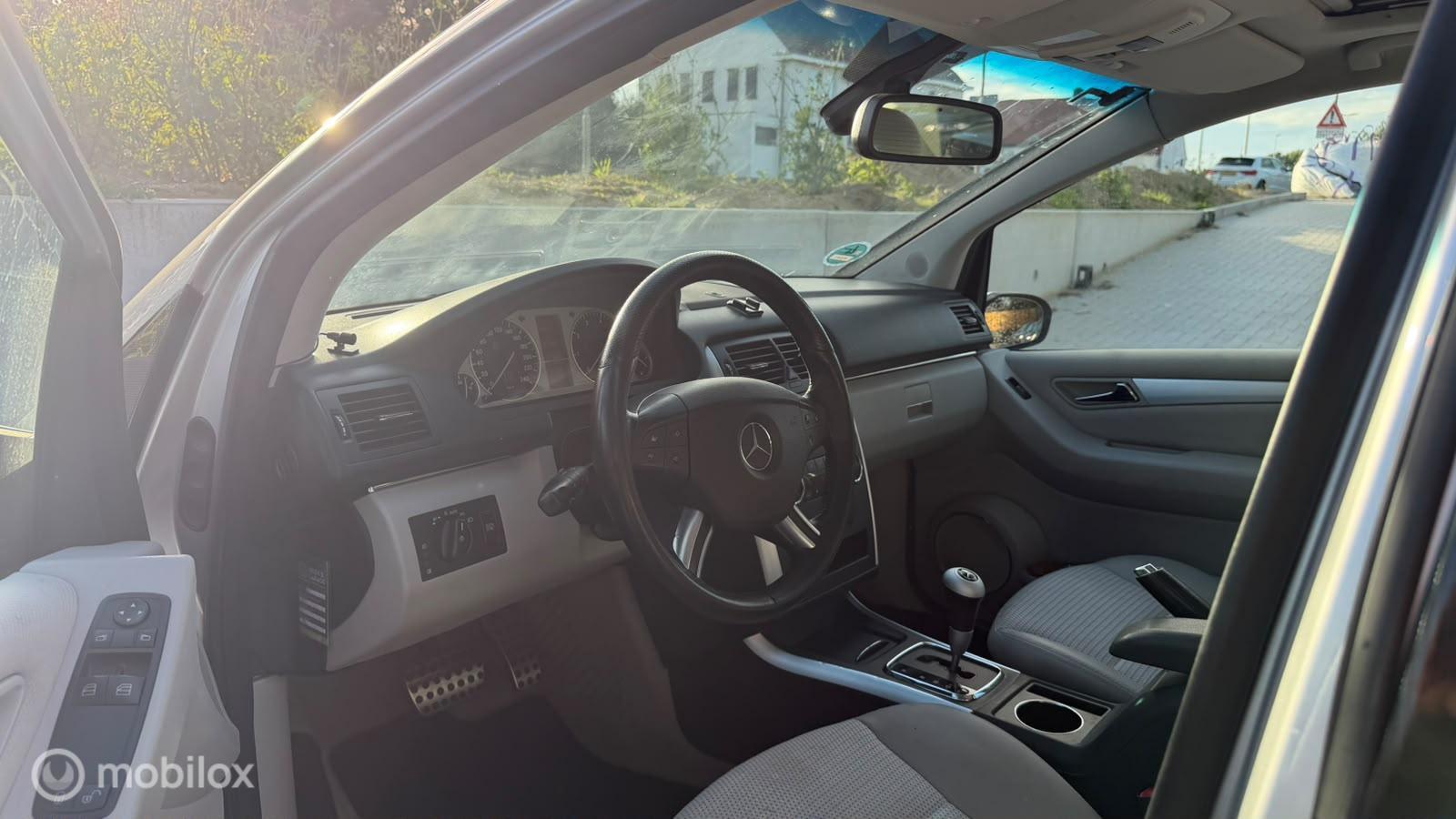 Foto van Mercedes-Benz B 200