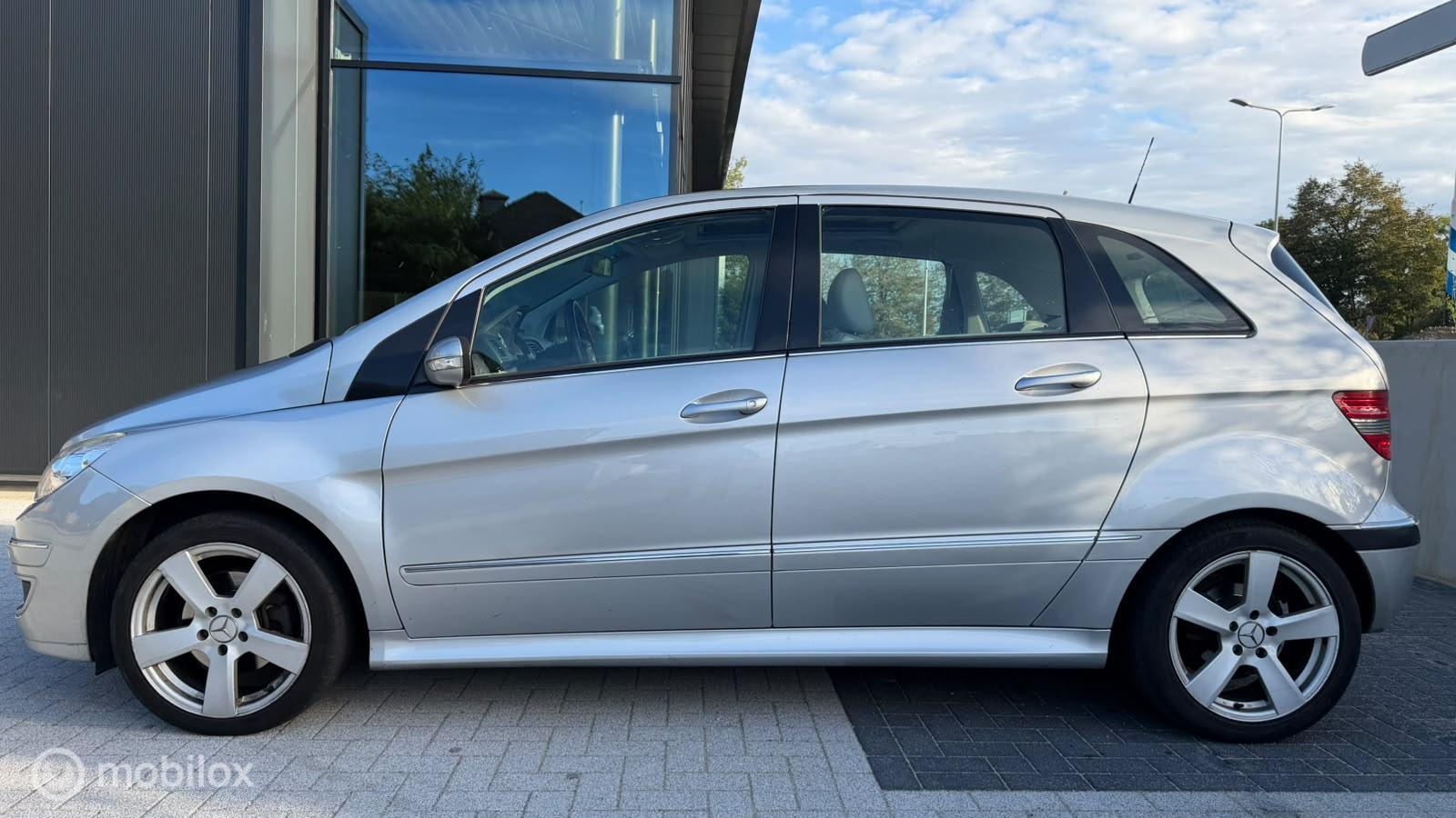 Foto van Mercedes-Benz B 200