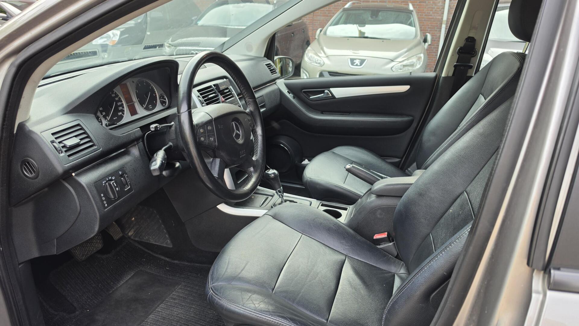 Foto van Mercedes-Benz B 200