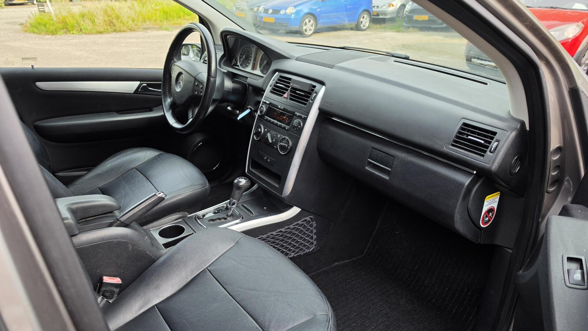 Foto van Mercedes-Benz B 200