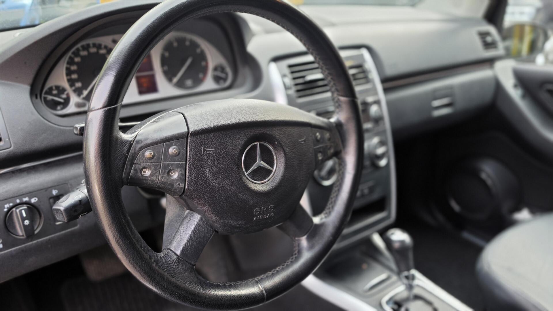 Foto van Mercedes-Benz B 200