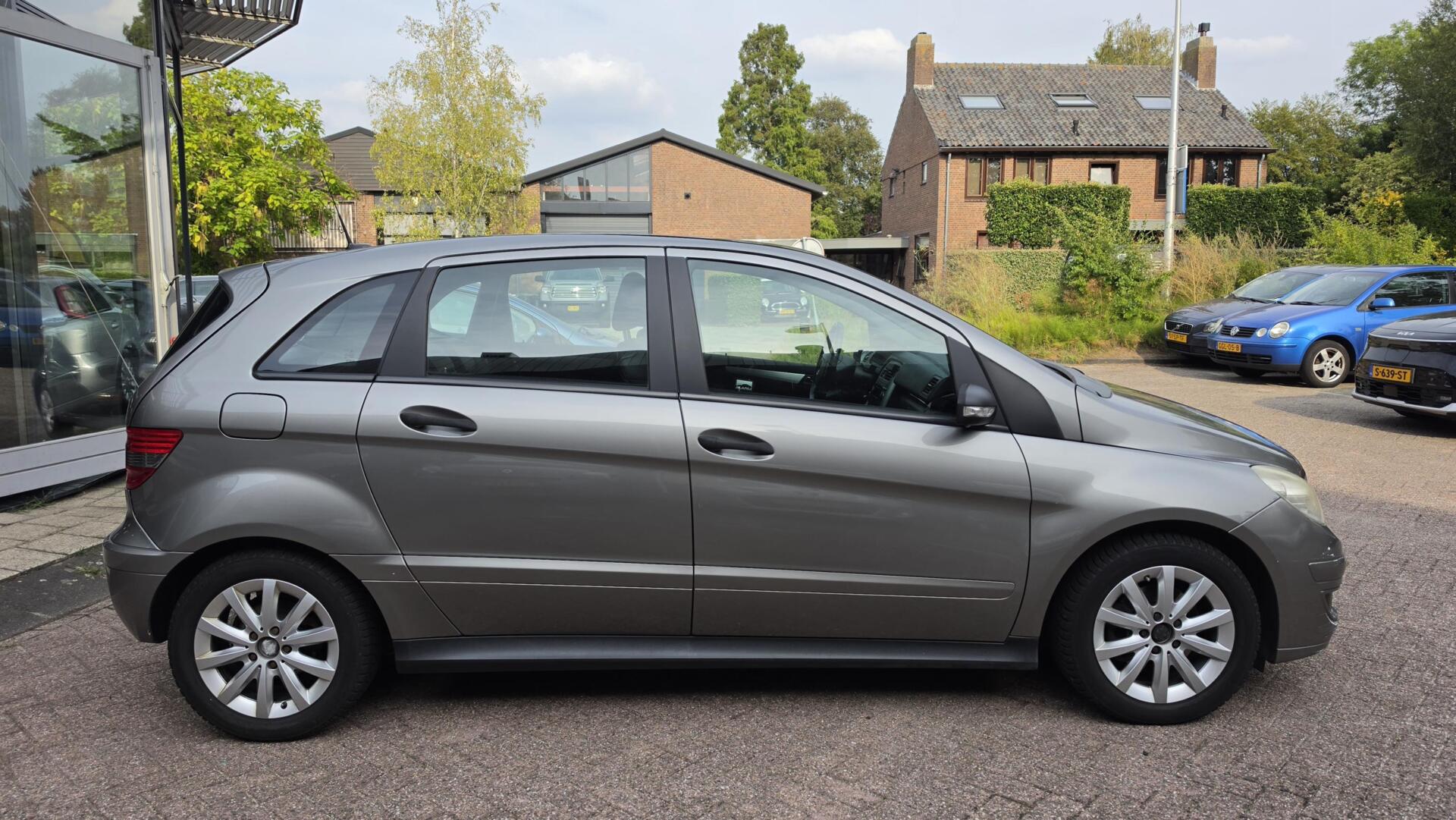 Foto van Mercedes-Benz B 200