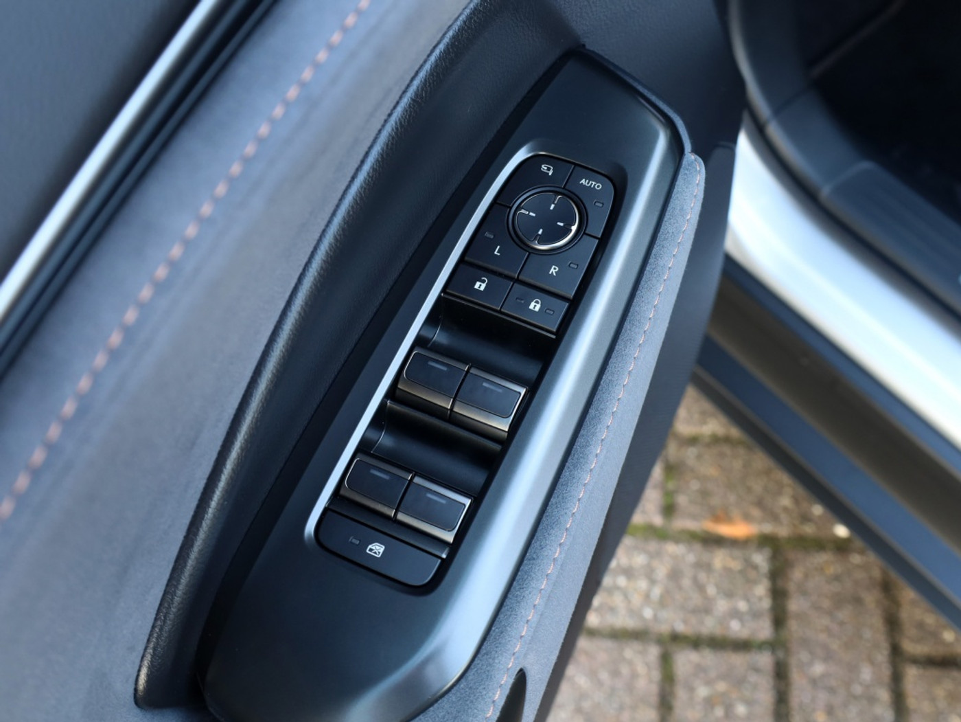 Foto van Lexus Lexus LBX