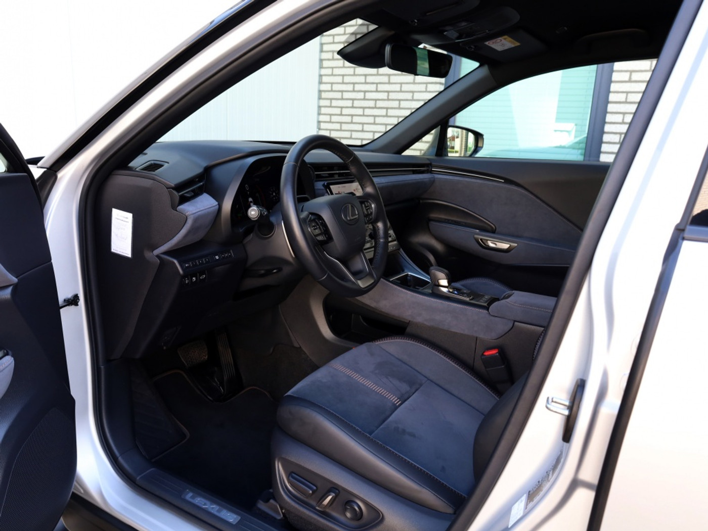 Foto van Lexus Lexus LBX