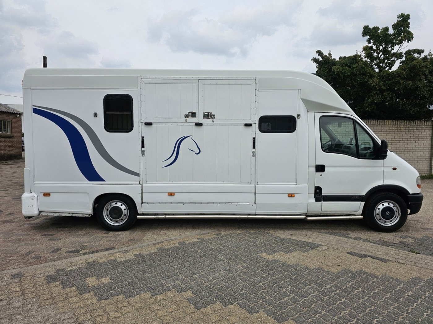 Foto van Renault Master 3.5t Polyvolume 22m3 2.5 Dci Euro 2000