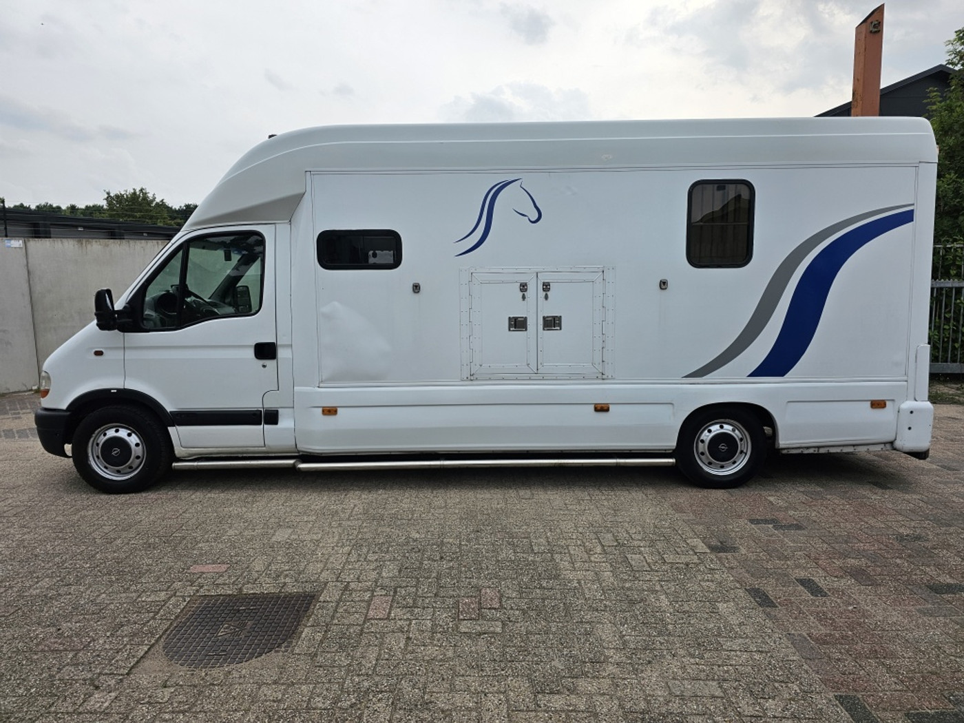 Foto van Renault Master 3.5t Polyvolume 22m3 2.5 Dci Euro 2000