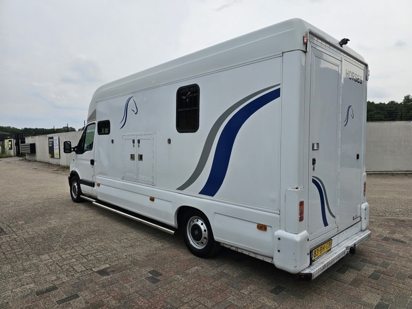 Foto van Renault Master 3.5t Polyvolume 22m3 2.5 Dci Euro 2000