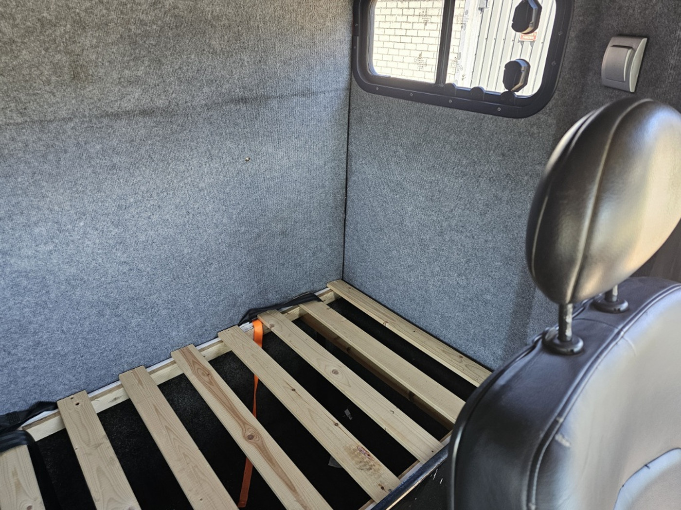 Foto van Renault Master 3.5t Polyvolume 22m3 2.5 Dci Euro 2000