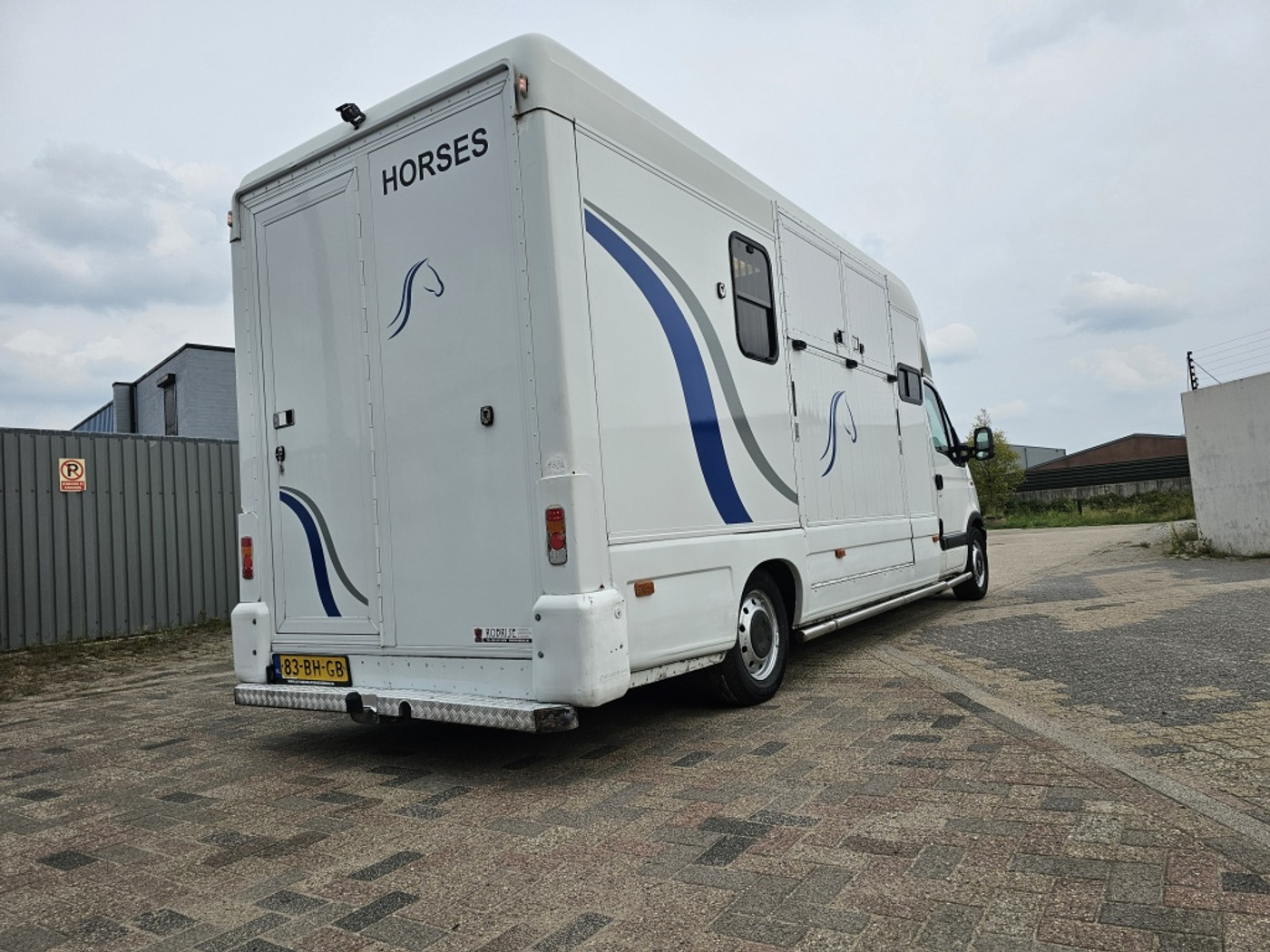 Foto van Renault Master 3.5t Polyvolume 22m3 2.5 Dci Euro 2000
