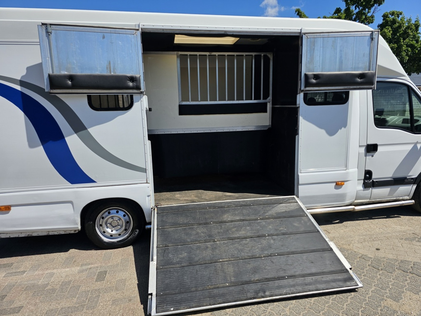 Foto van Renault Master 3.5t Polyvolume 22m3 2.5 Dci Euro 2000