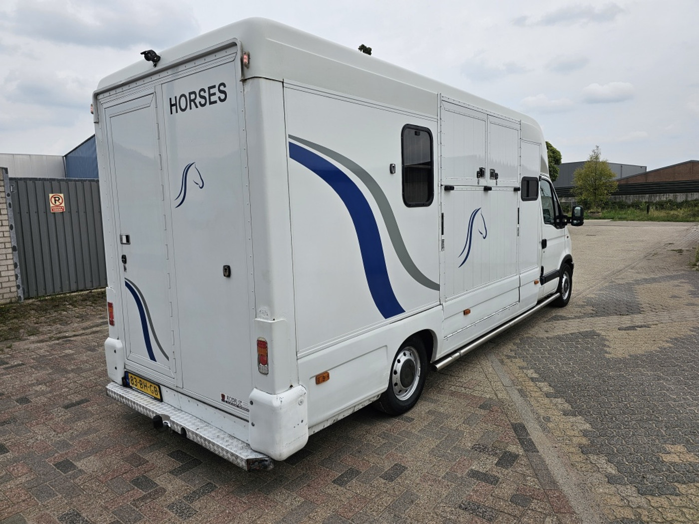 Foto van Renault Master 3.5t Polyvolume 22m3 2.5 Dci Euro 2000
