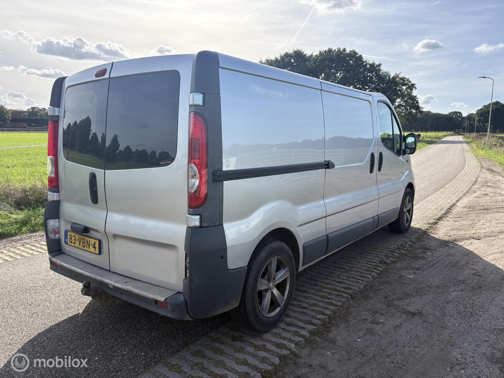 Foto van Renault Trafic T29 L2/h1 2.5 Dci 107kw E4 Fap