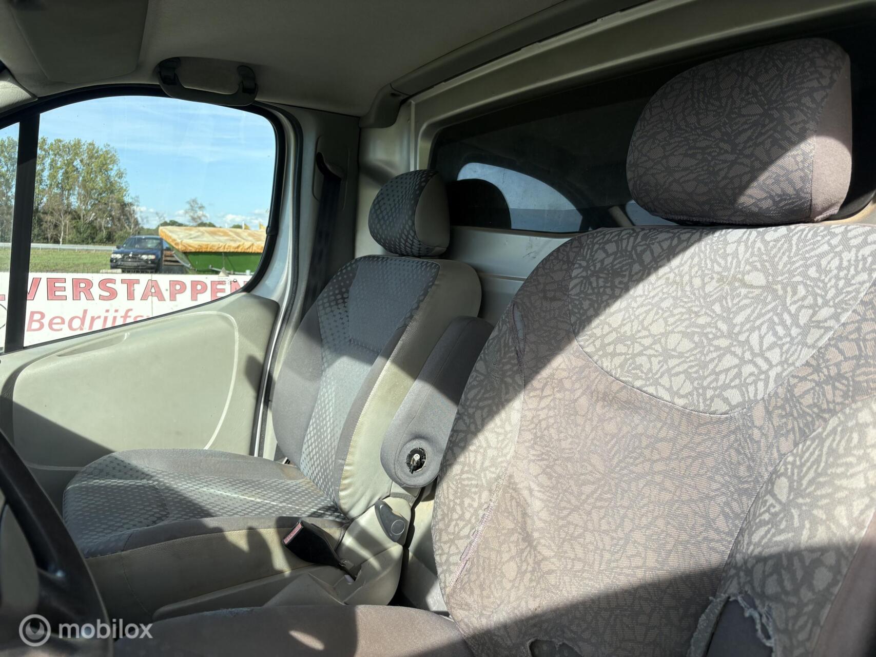 Foto van Renault Trafic T29 L2/h1 2.5 Dci 107kw E4 Fap