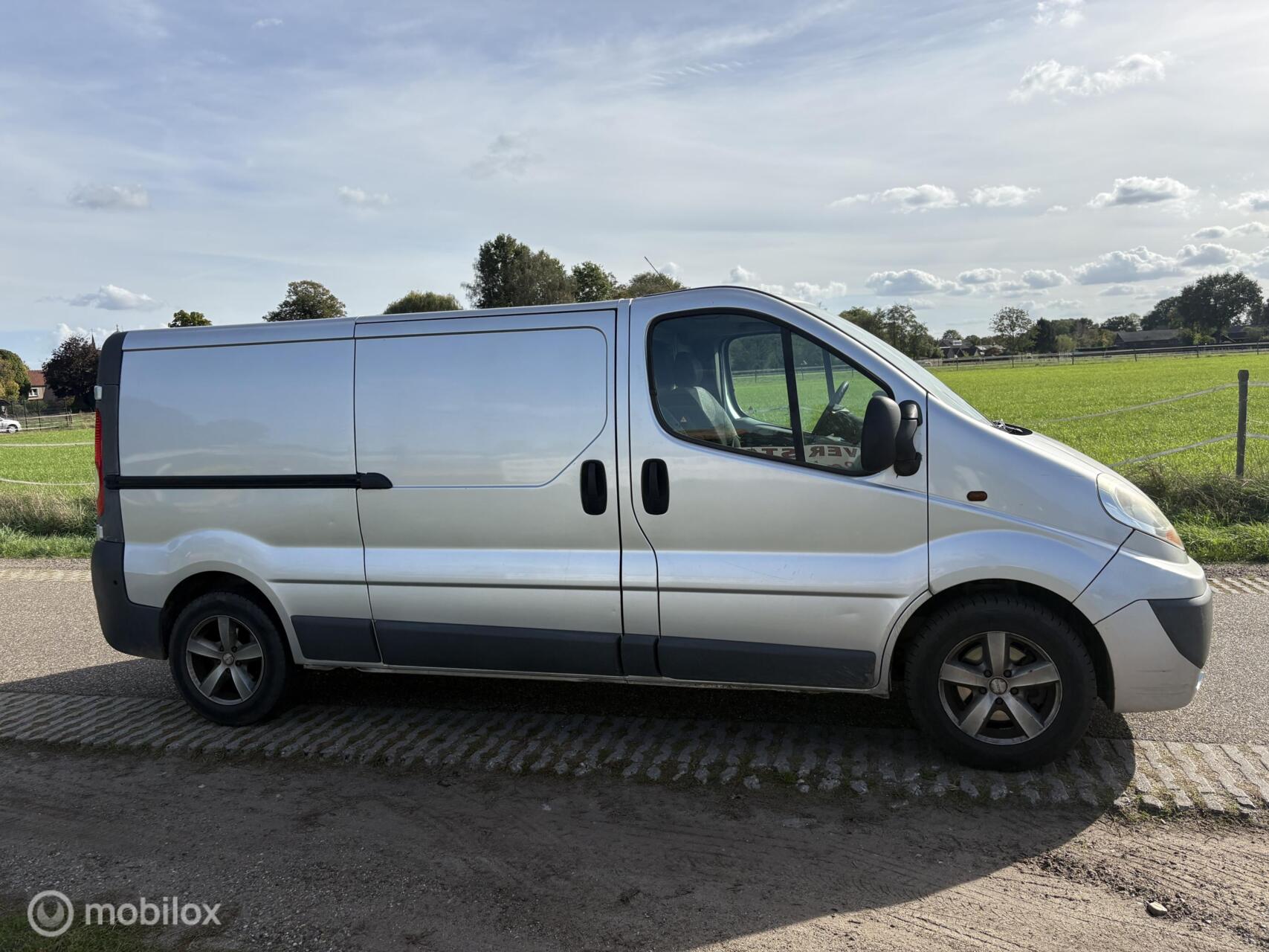 Foto van Renault Trafic T29 L2/h1 2.5 Dci 107kw E4 Fap