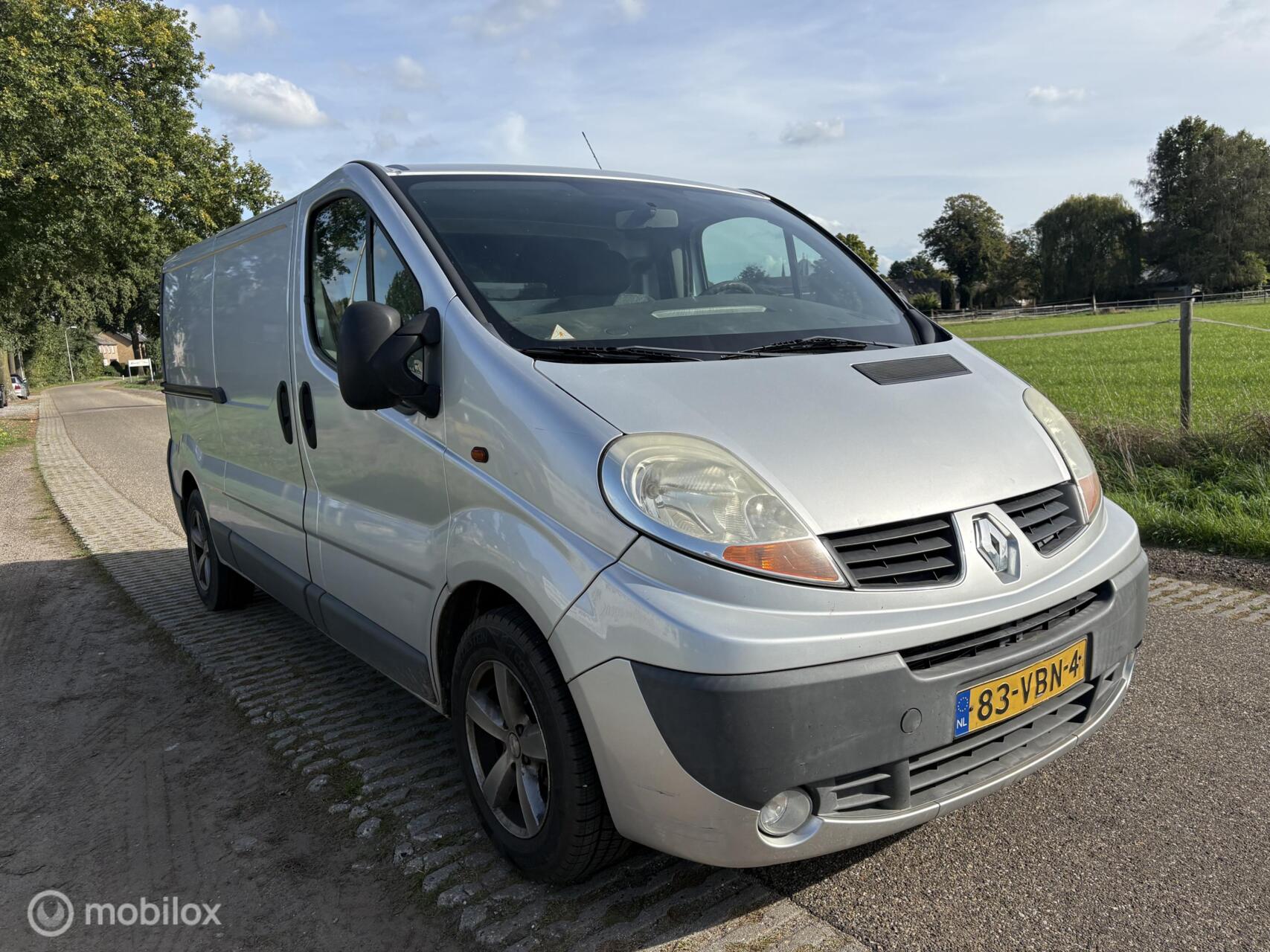 Foto van Renault Trafic T29 L2/h1 2.5 Dci 107kw E4 Fap