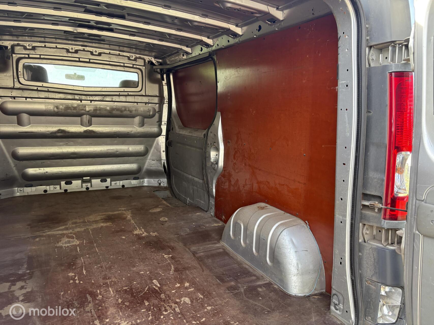 Foto van Renault Trafic T29 L2/h1 2.5 Dci 107kw E4 Fap