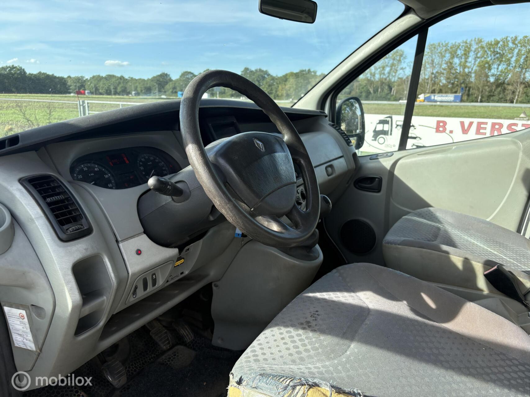 Foto van Renault Trafic T29 L2/h1 2.5 Dci 107kw E4 Fap