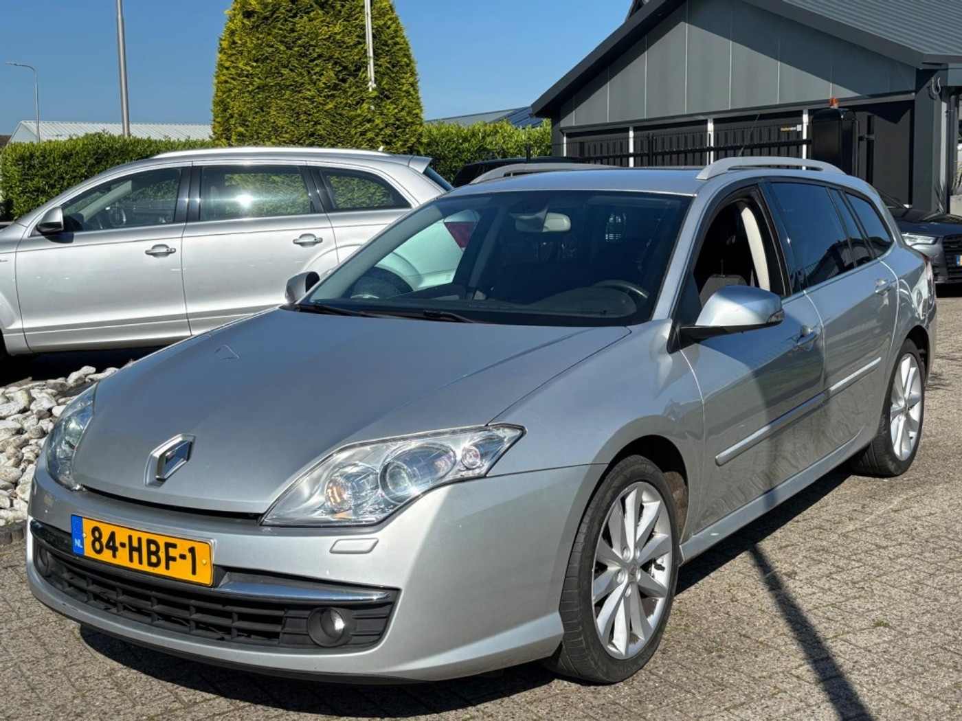 Renault Laguna 2.0 16V Dynamique Xenon Trekhaak Benzine 2008 2008 - voorkant
