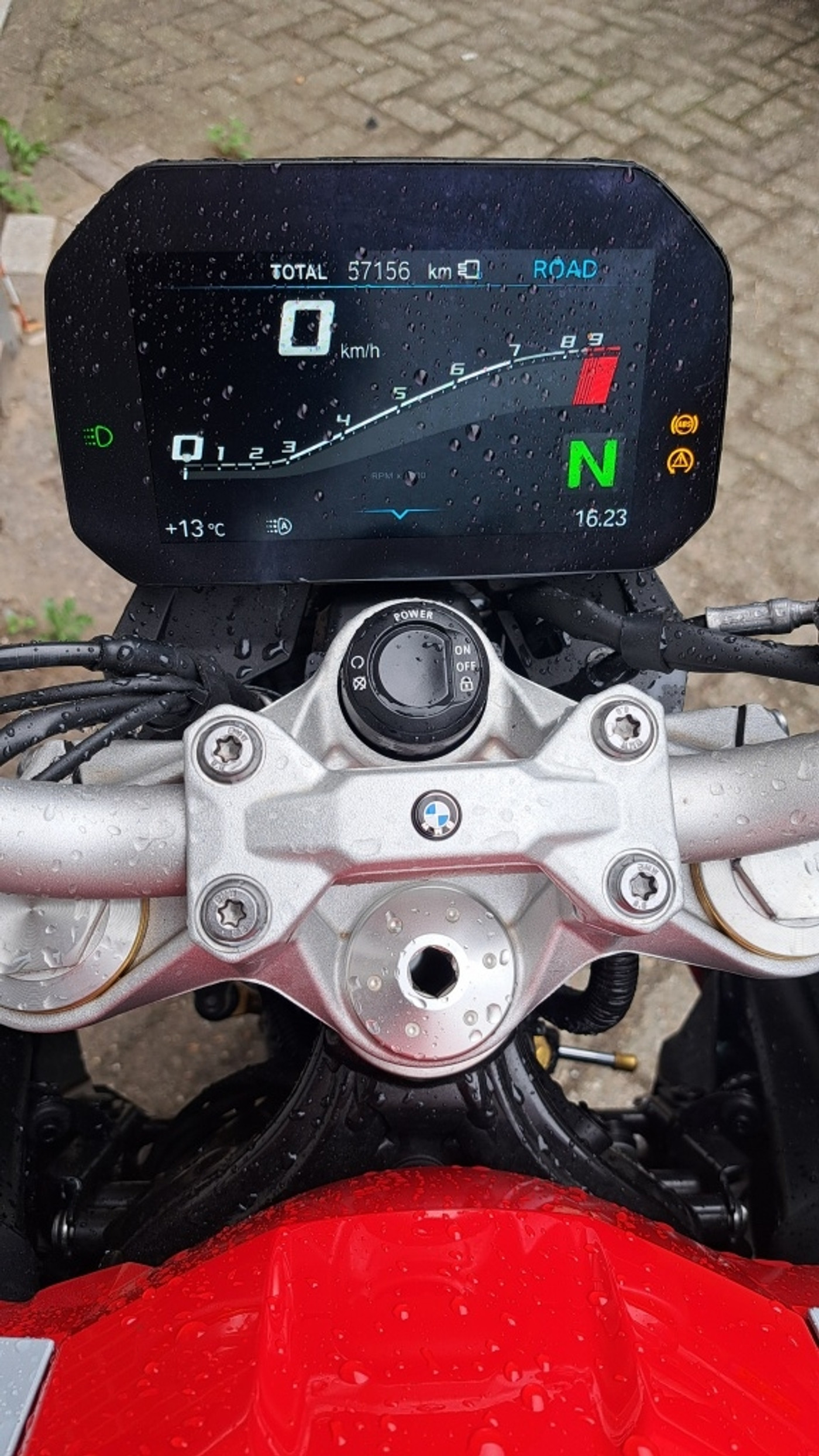 Foto van BMW F 900 R