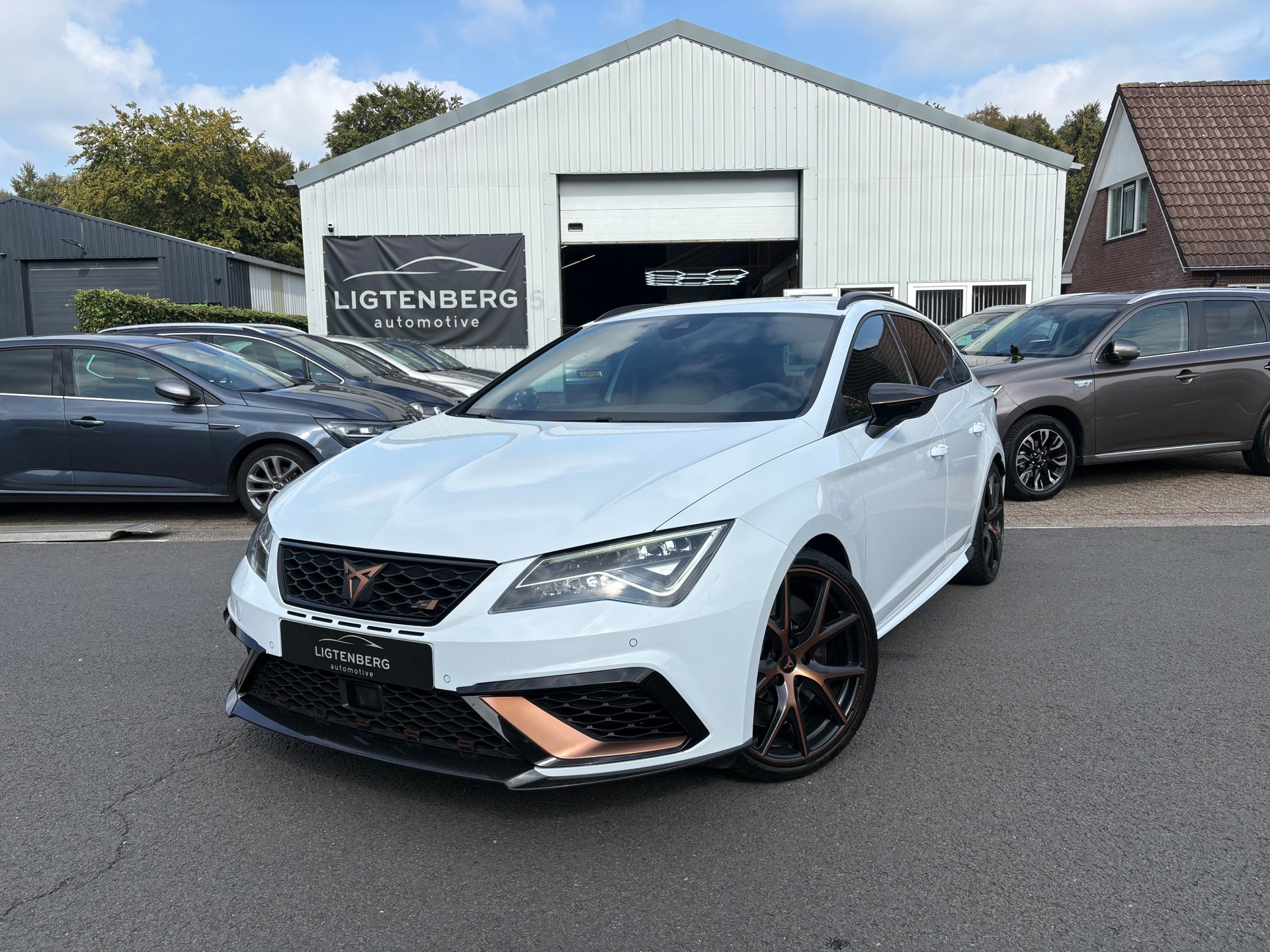 Seat Leon Sportourer 2.0 TSI 4DRIVE CUPRA | GARANTIE 12 MAANDEN 2020 - voorkant