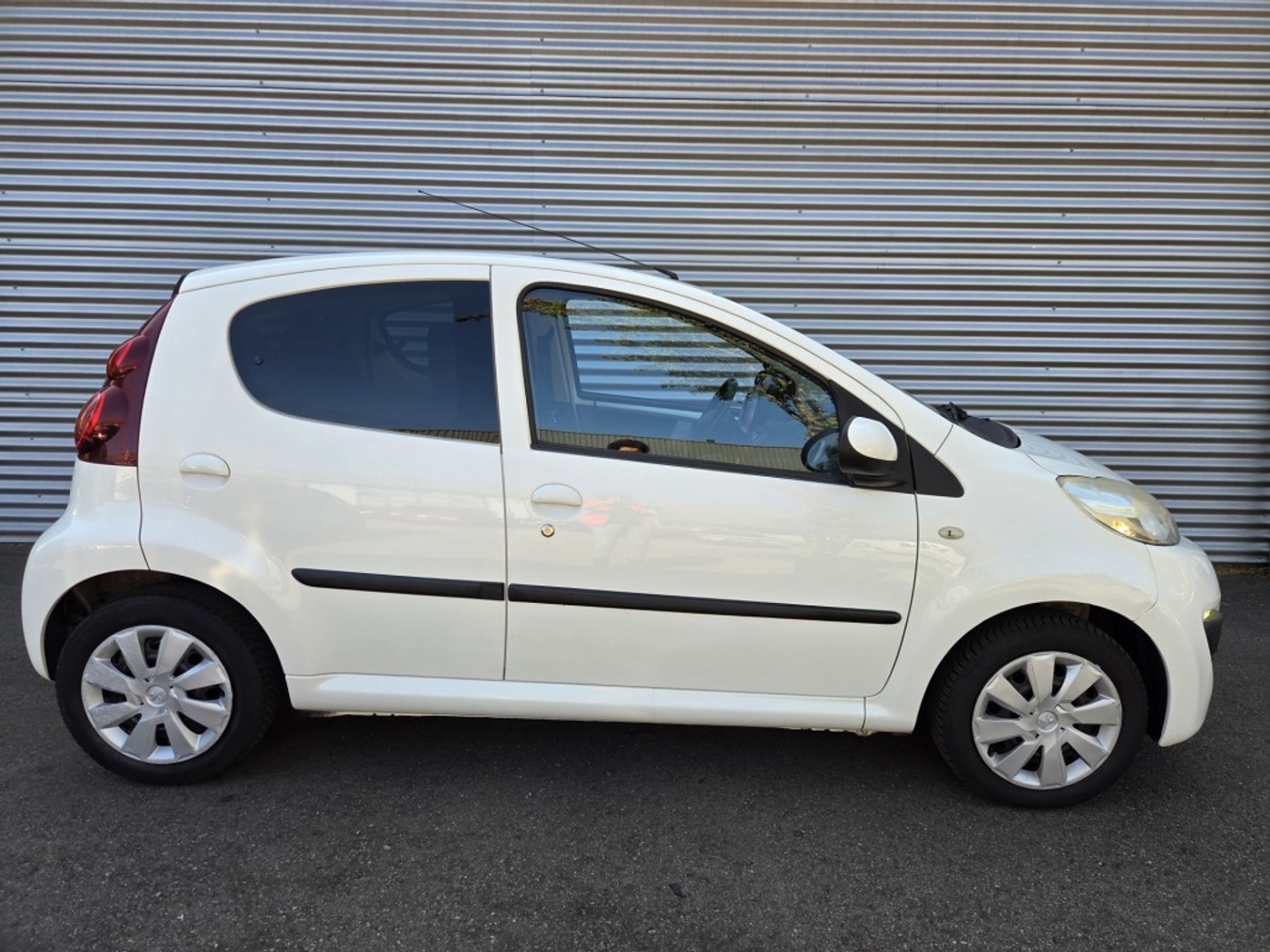 Peugeot 107 1.0 Active 2012 - voorkant