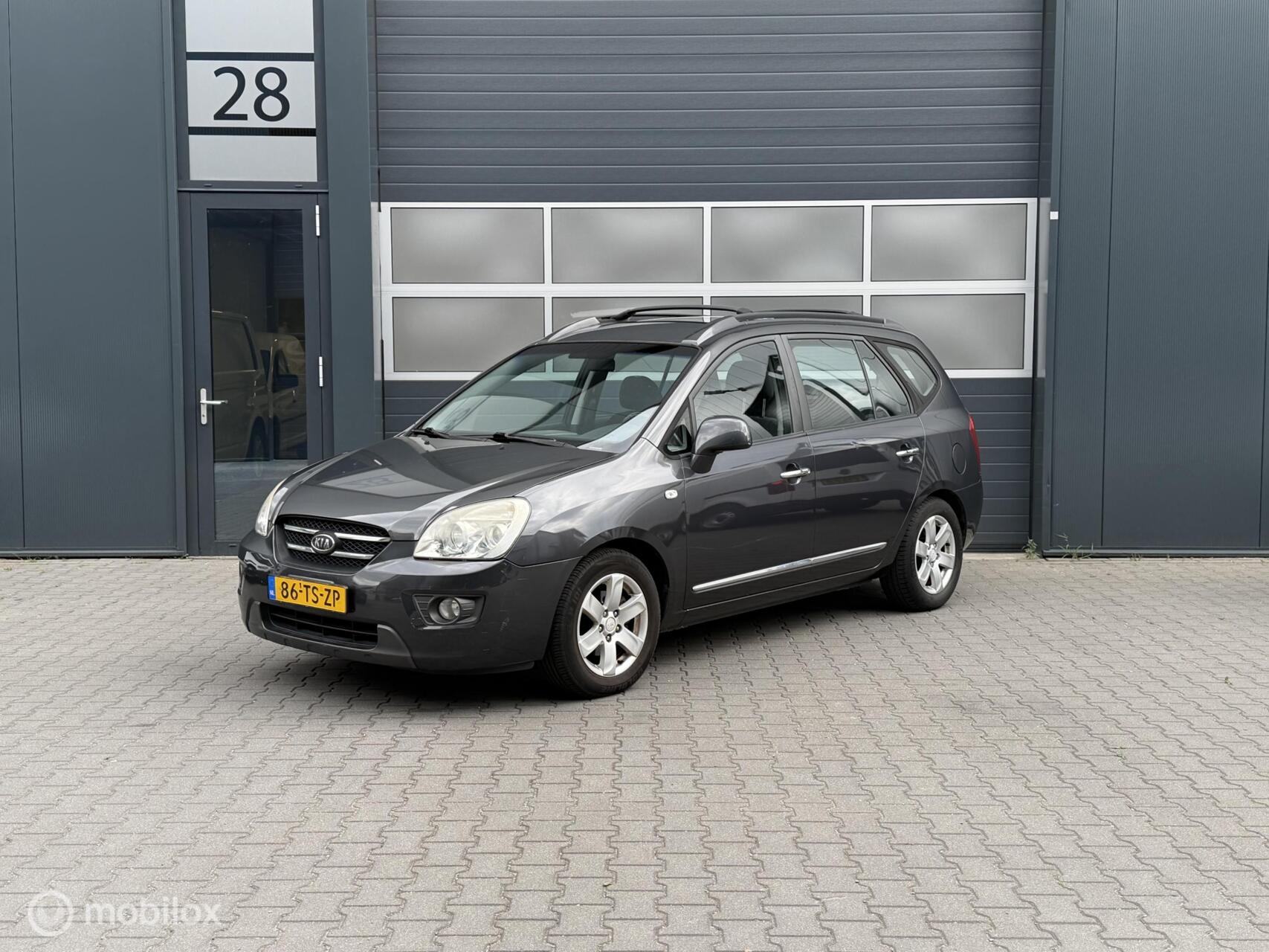 Kia Carens 2.0 CVVT X-clusive 2007 - voorkant