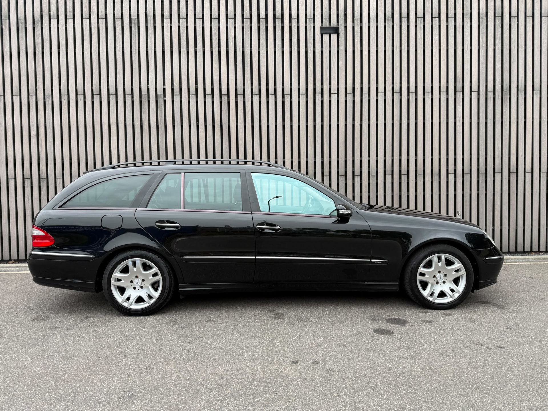Foto van Mercedes-Benz E 500 4-matic