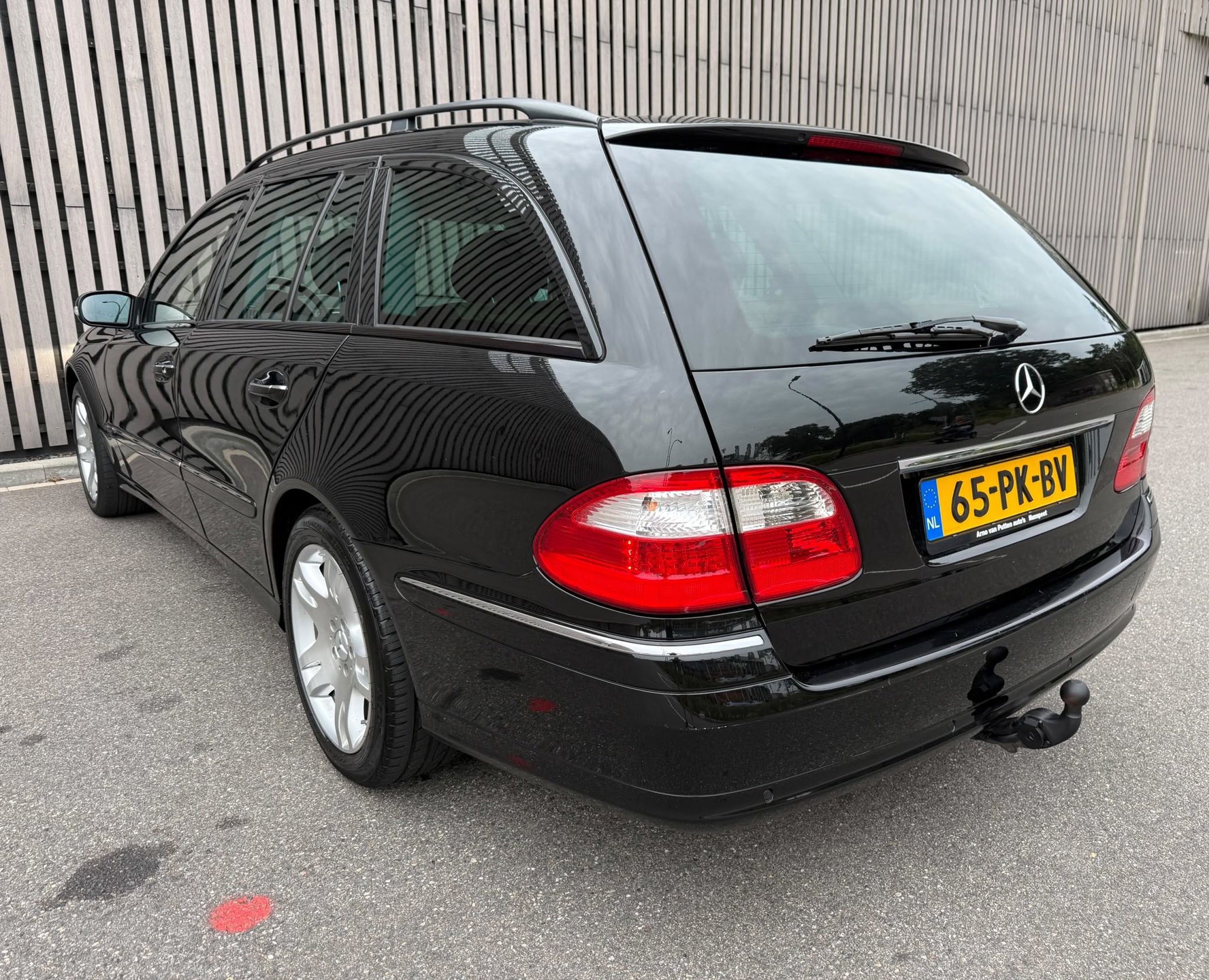 Foto van Mercedes-Benz E 500 4-matic