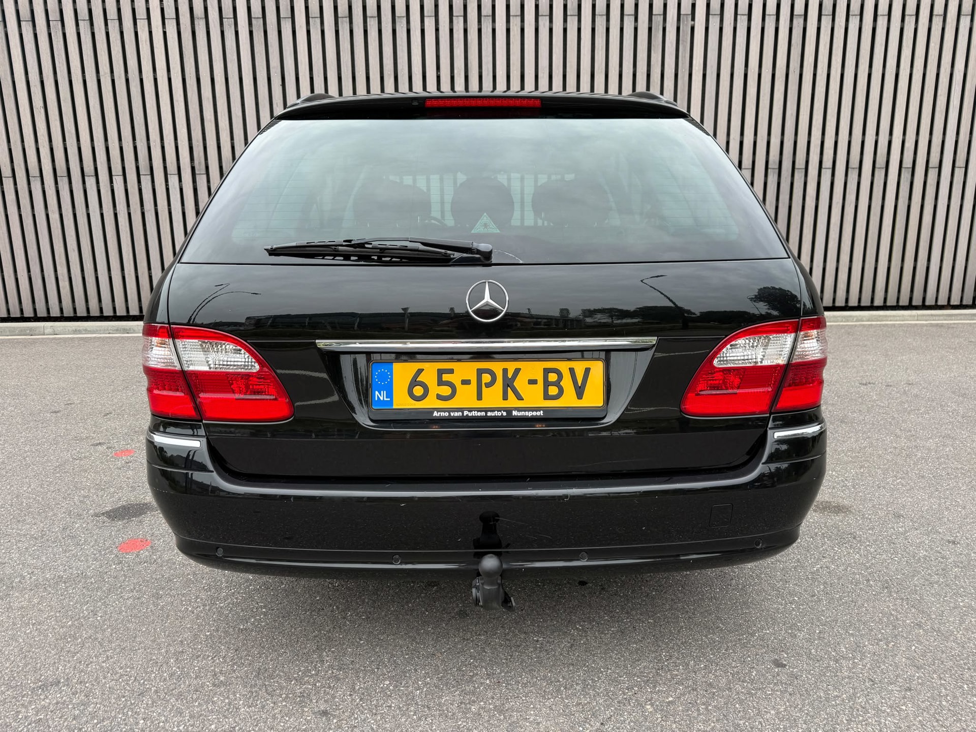Foto van Mercedes-Benz E 500 4-matic