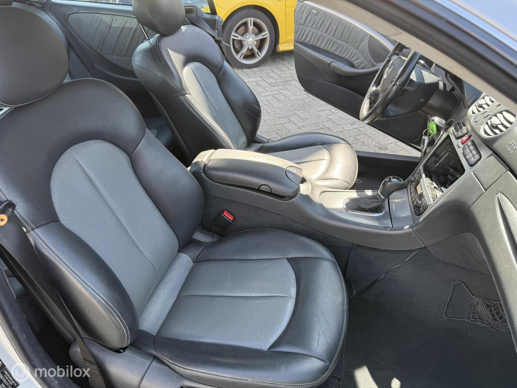 Foto van Mercedes-Benz CLK 320