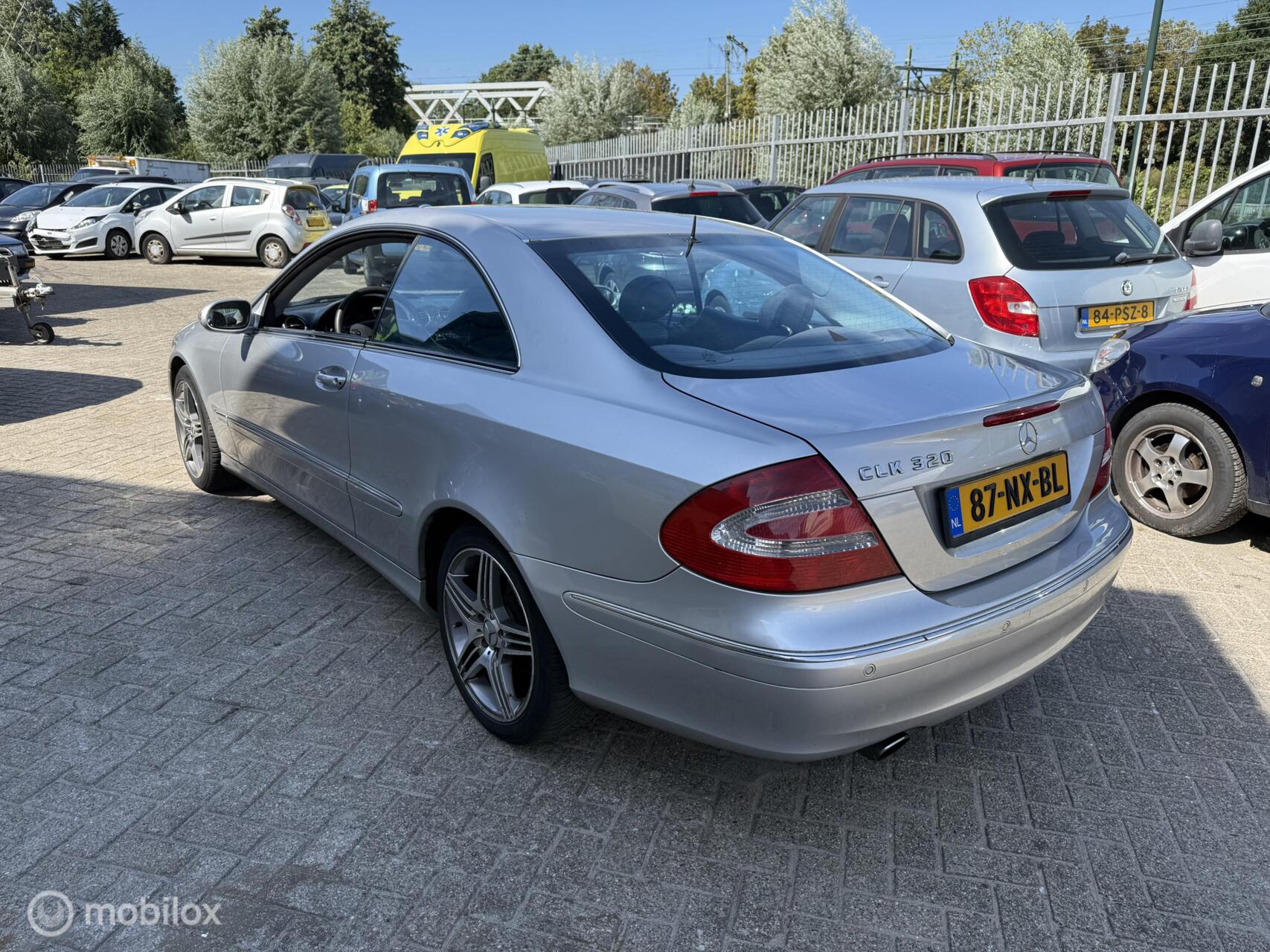 Foto van Mercedes-Benz CLK 320