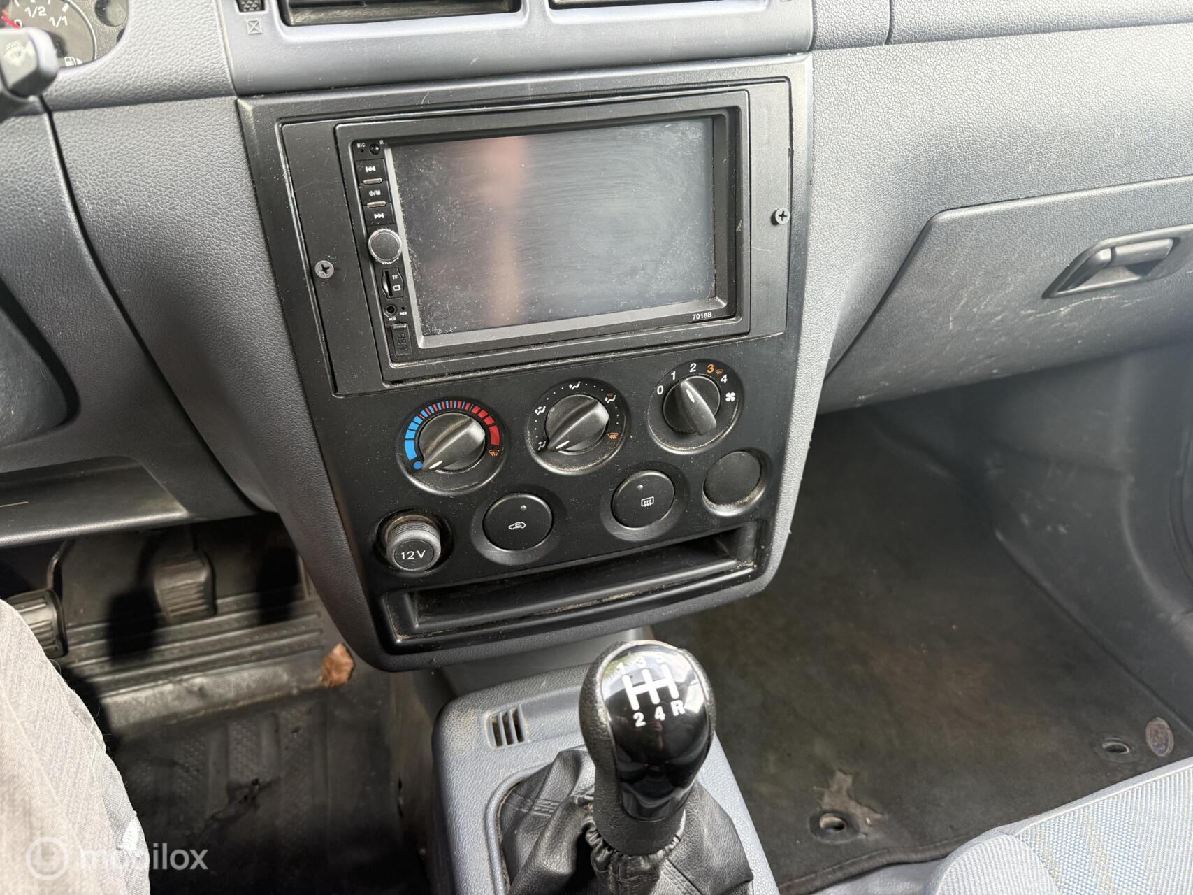 Foto van Ford Transit Connect T230l Van 1,8tdci 81