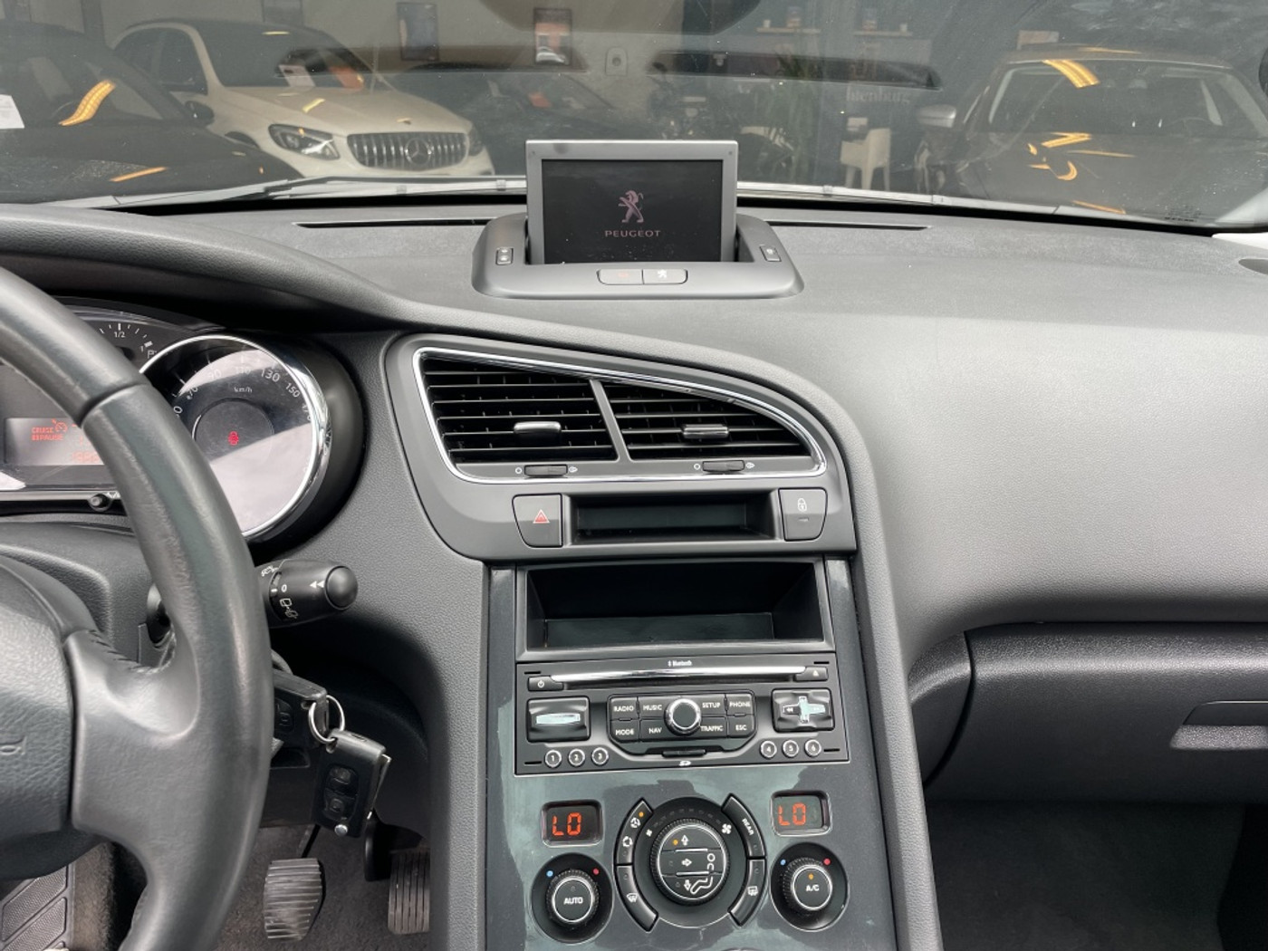 Foto van Peugeot 5008