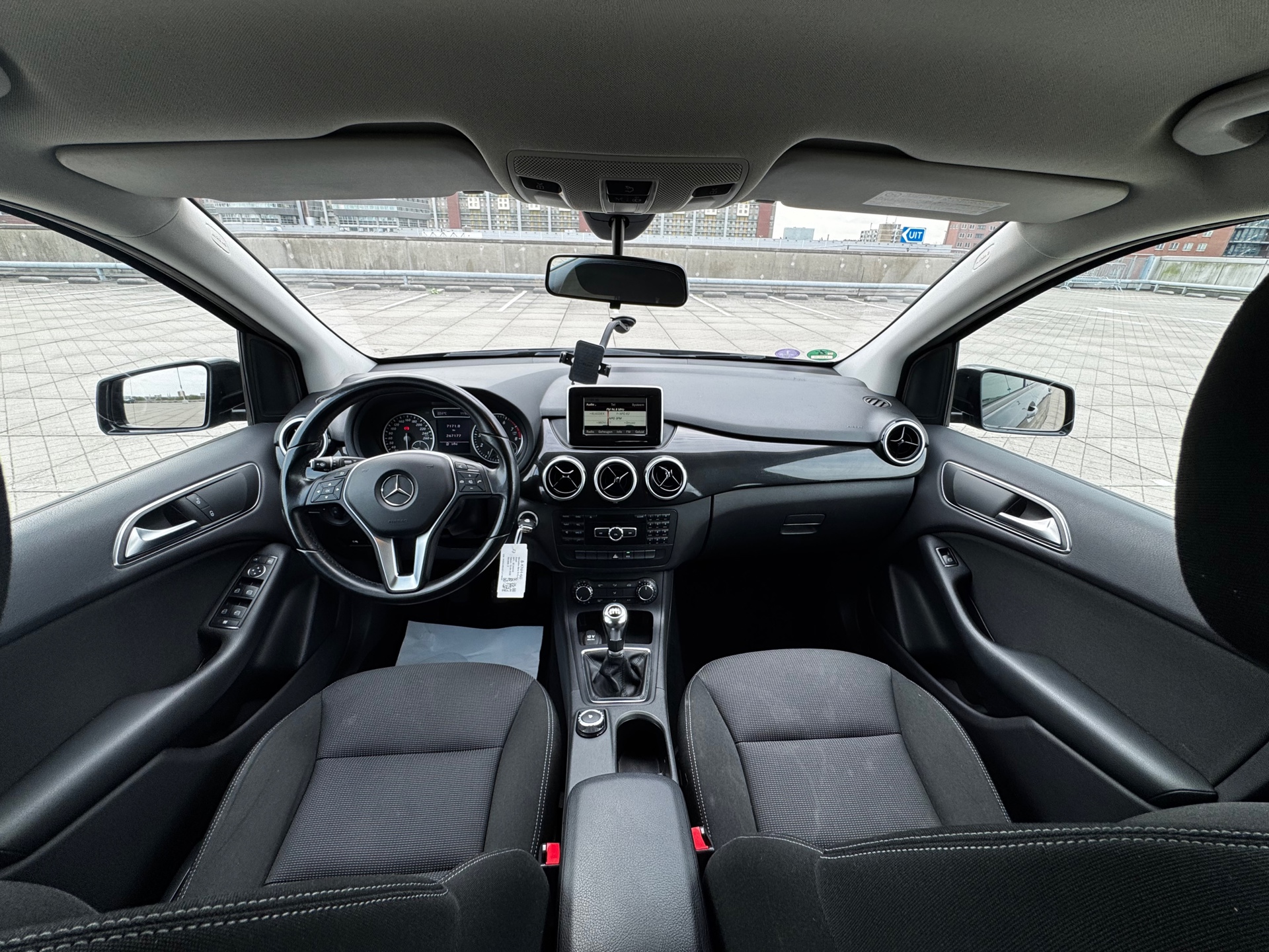 Foto van Mercedes-Benz B 180